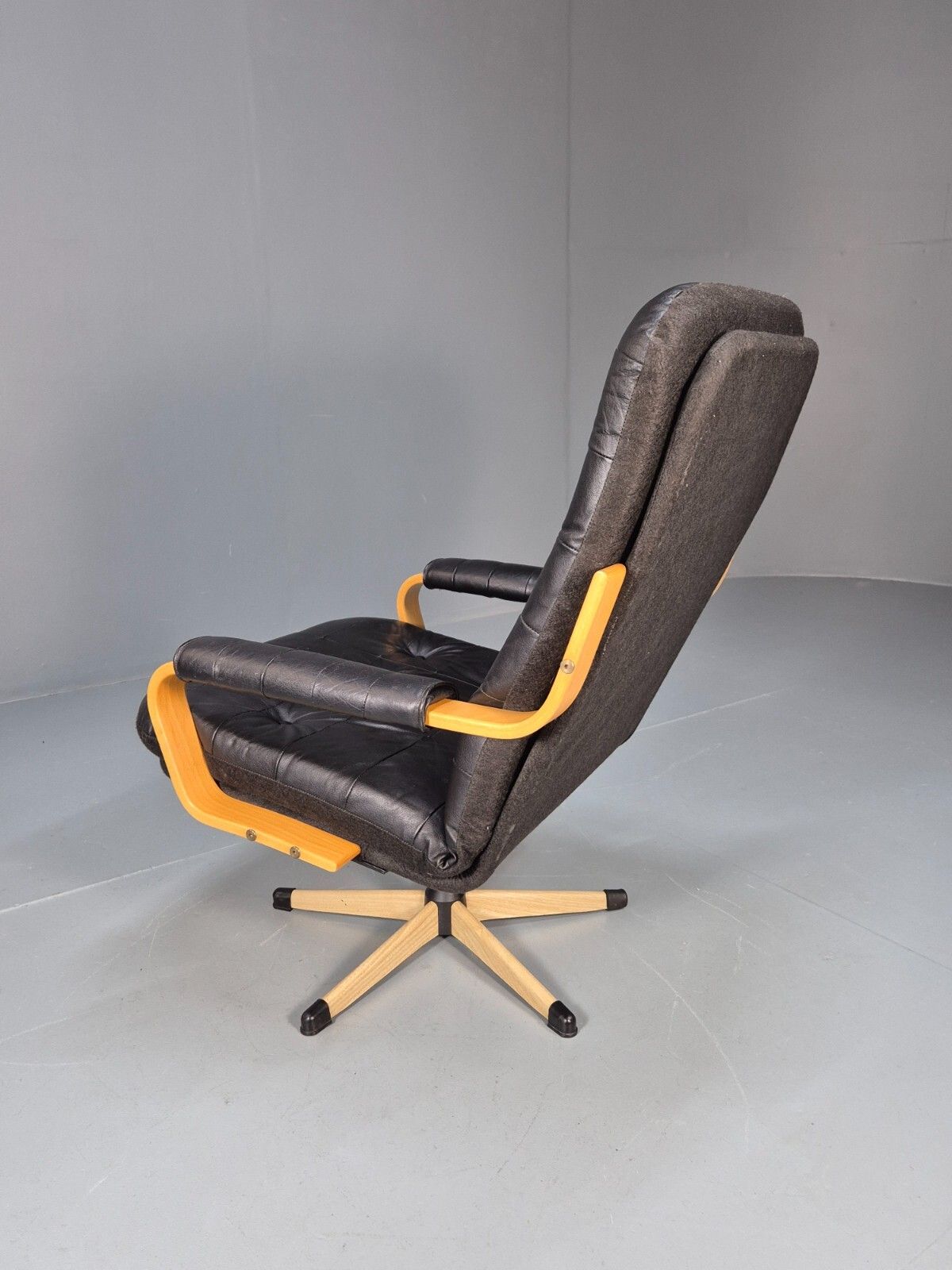 photo buy Vintage Danish Black Leather And Vinyl Swivel Chair 1980s Retro Mcm Eb9296 Mswi