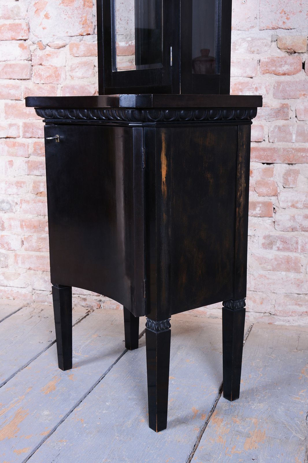 photo for sale Restored Art Deco Display Cabinet, Maple And Glass, Polished, France, 1920s