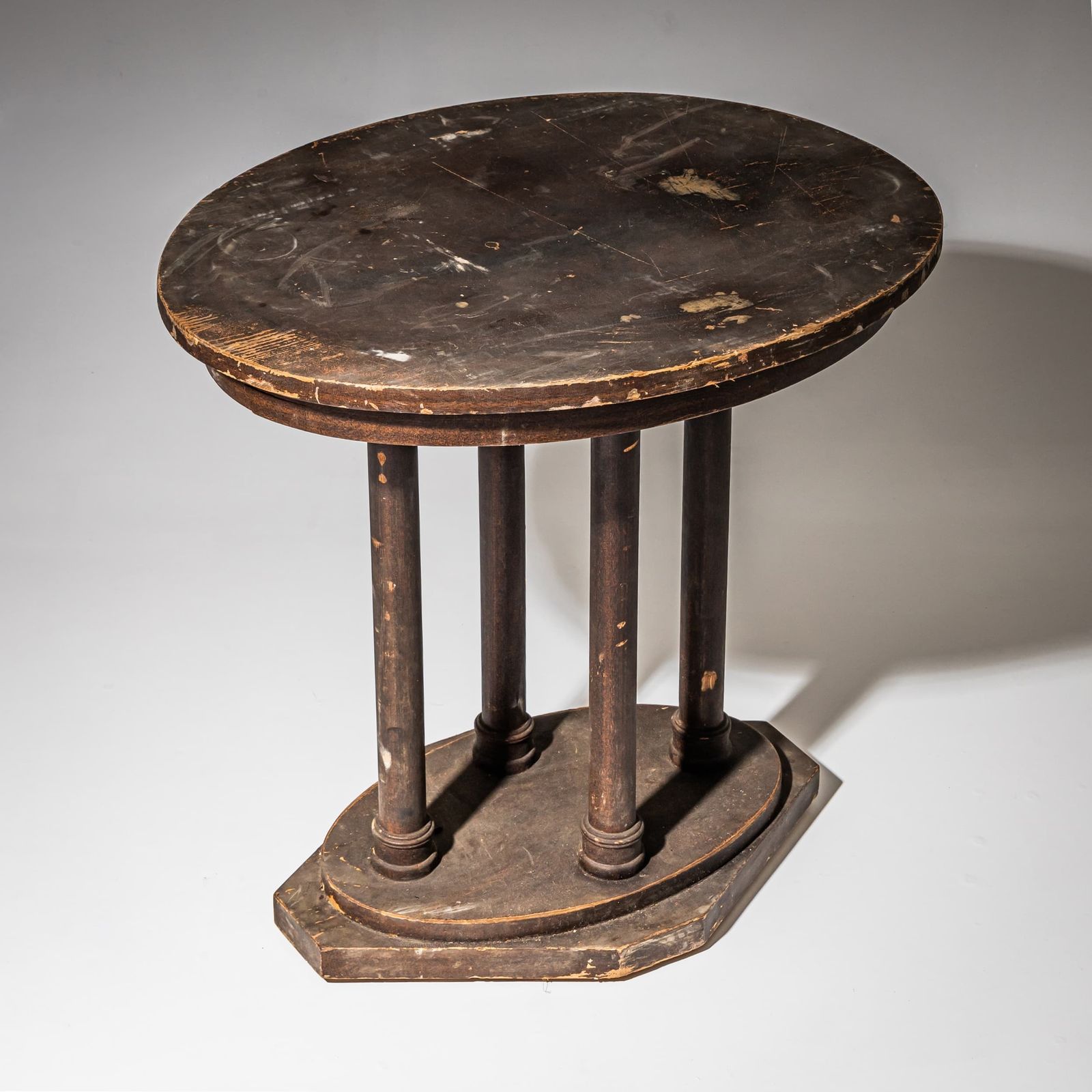 Oval Art Nouveau / Secessionist Table, Early 20th Century photo vinterior