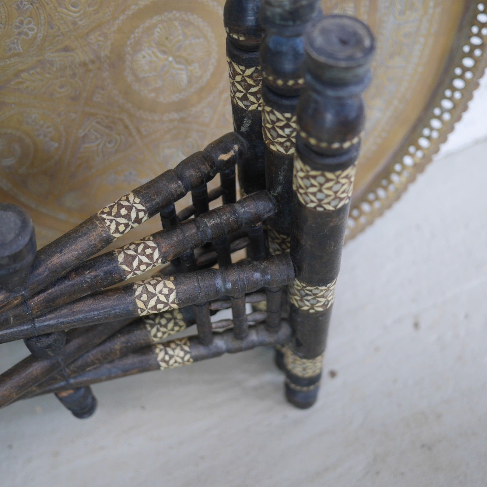 photo furniture Antique Anglo Indian Pierced Brass Tray Top Folding Table Inlaid #102910