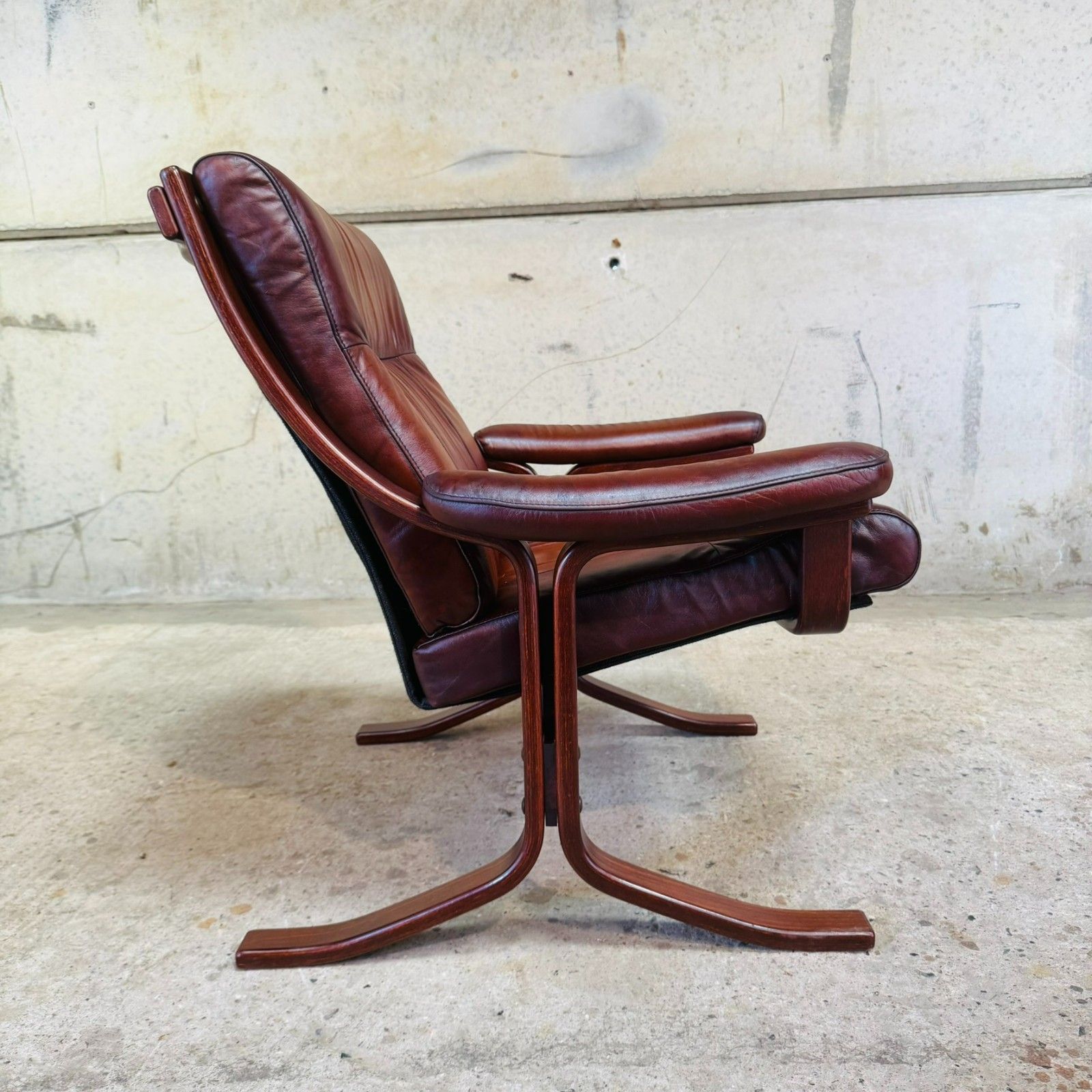 photo furniture Norwegian 1970s Vintage Tan Leather Bentwood Chair #A650