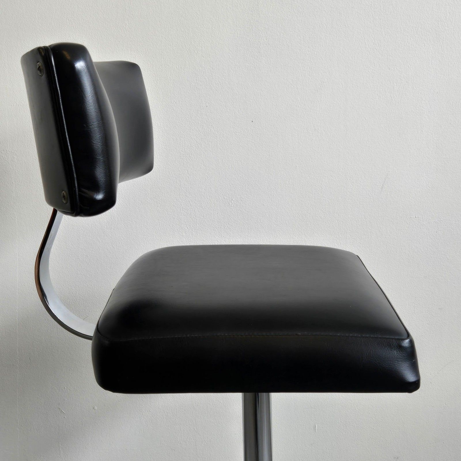Vintage 1960s Black & Metal Chrome 60s Retro Swivel Skai Bar Stool photo vinterior