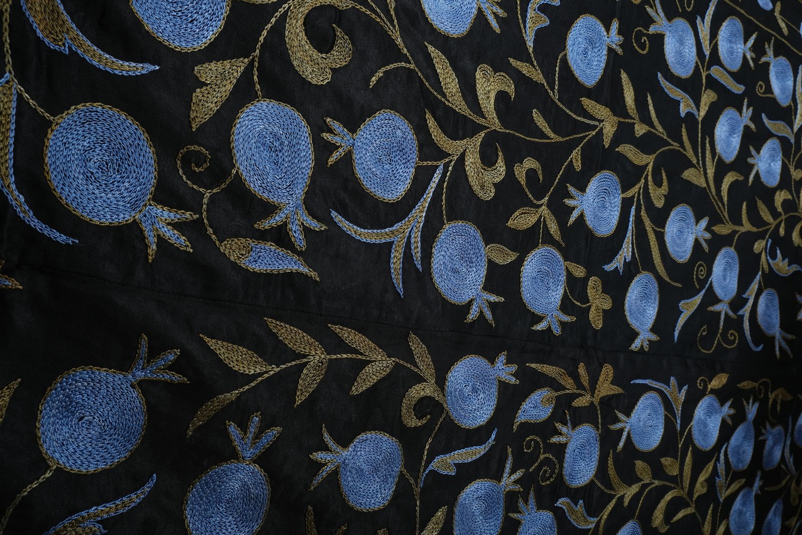 Silk Suzani From Uzbekistan, Central Asia Black And Blue Samarkand Wall Hanging Decor, Floral Uzbek Bedspread 103 X 186 photo vinterior