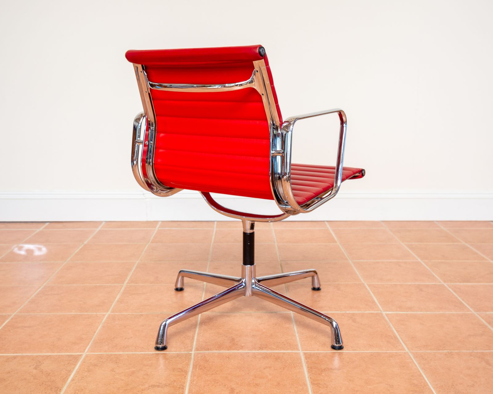 photo furniture Eames Ea108 Armchair By Icf 1 Of 4 Mcm 1970s Swivel Red Leather Chrome Aluminium Mid Century Executive Office Conference Chair