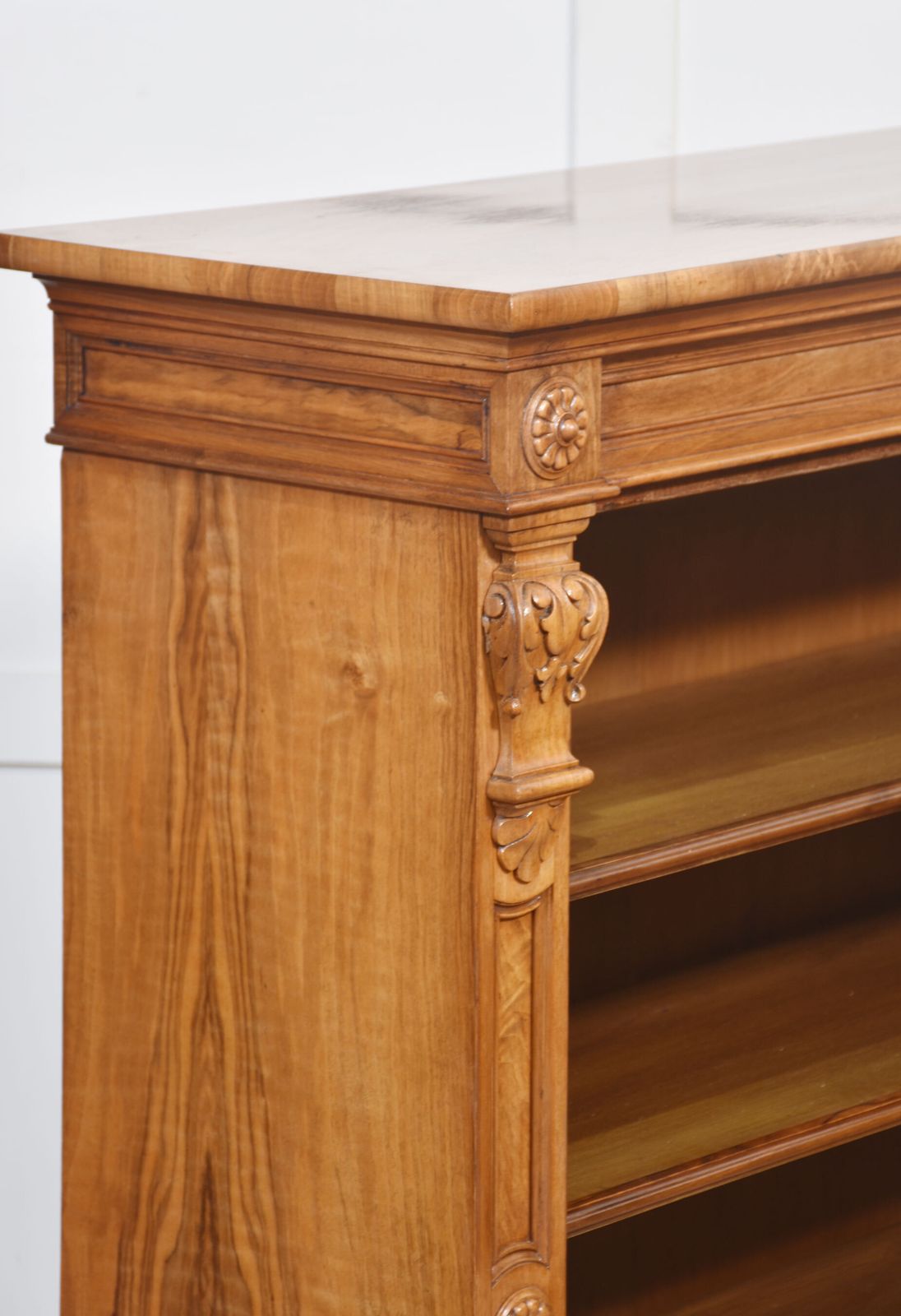 photo vintage Pair Of 19th Century Walnut Open Bookcases