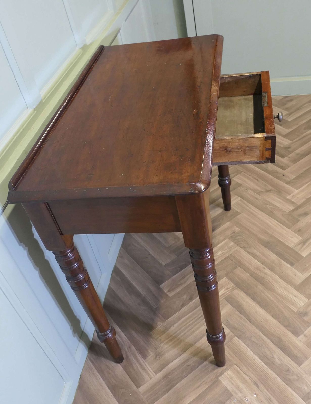 A Small Victorian Mahogany Hall Table Or Reception Table photo vinterior