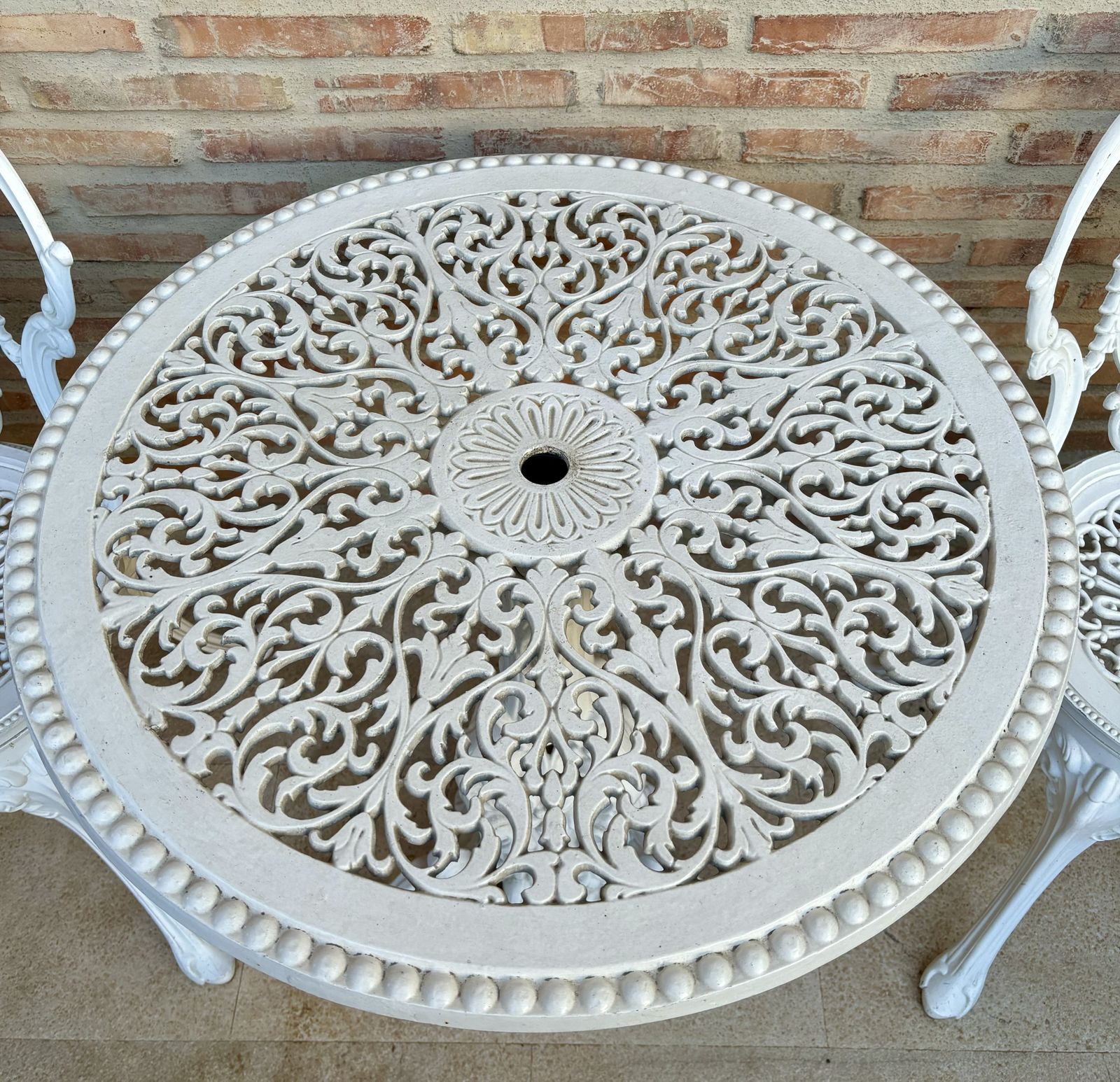 photo vinterior Set Of Wrought Iron Table And Chairs Garden Or Patio Furniture