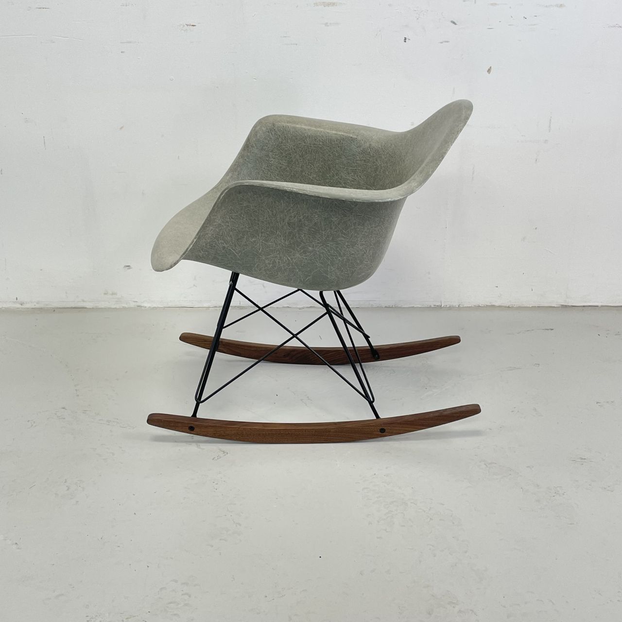 Eames Herman Miller 1950s Rar Rocking Chair In Seafoam Green photo vinterior