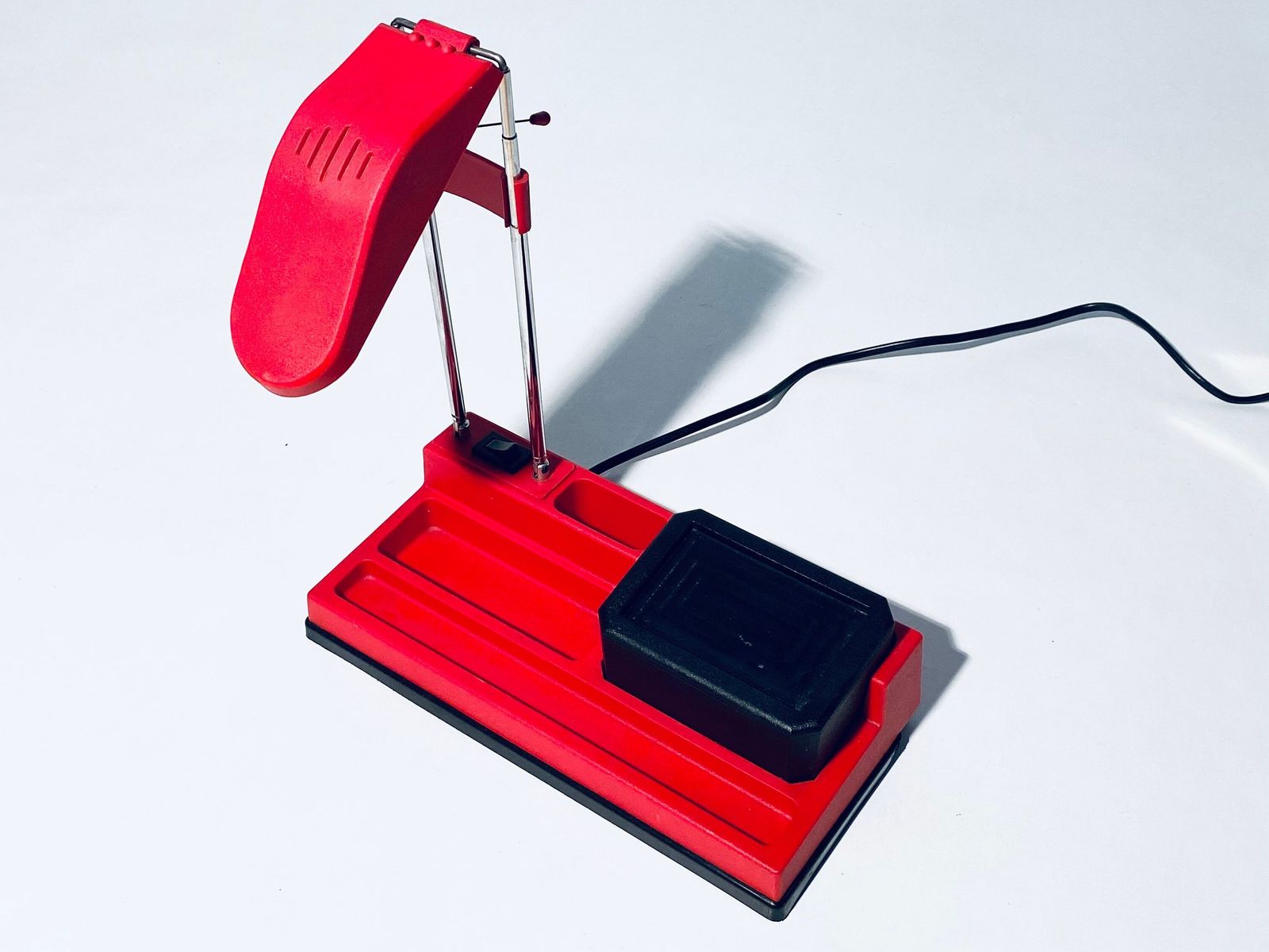 Stilplast Red Plastic Office Desk Lamp Halo Lampade Alogene / Made In Italy / Vintage Decor 1980s