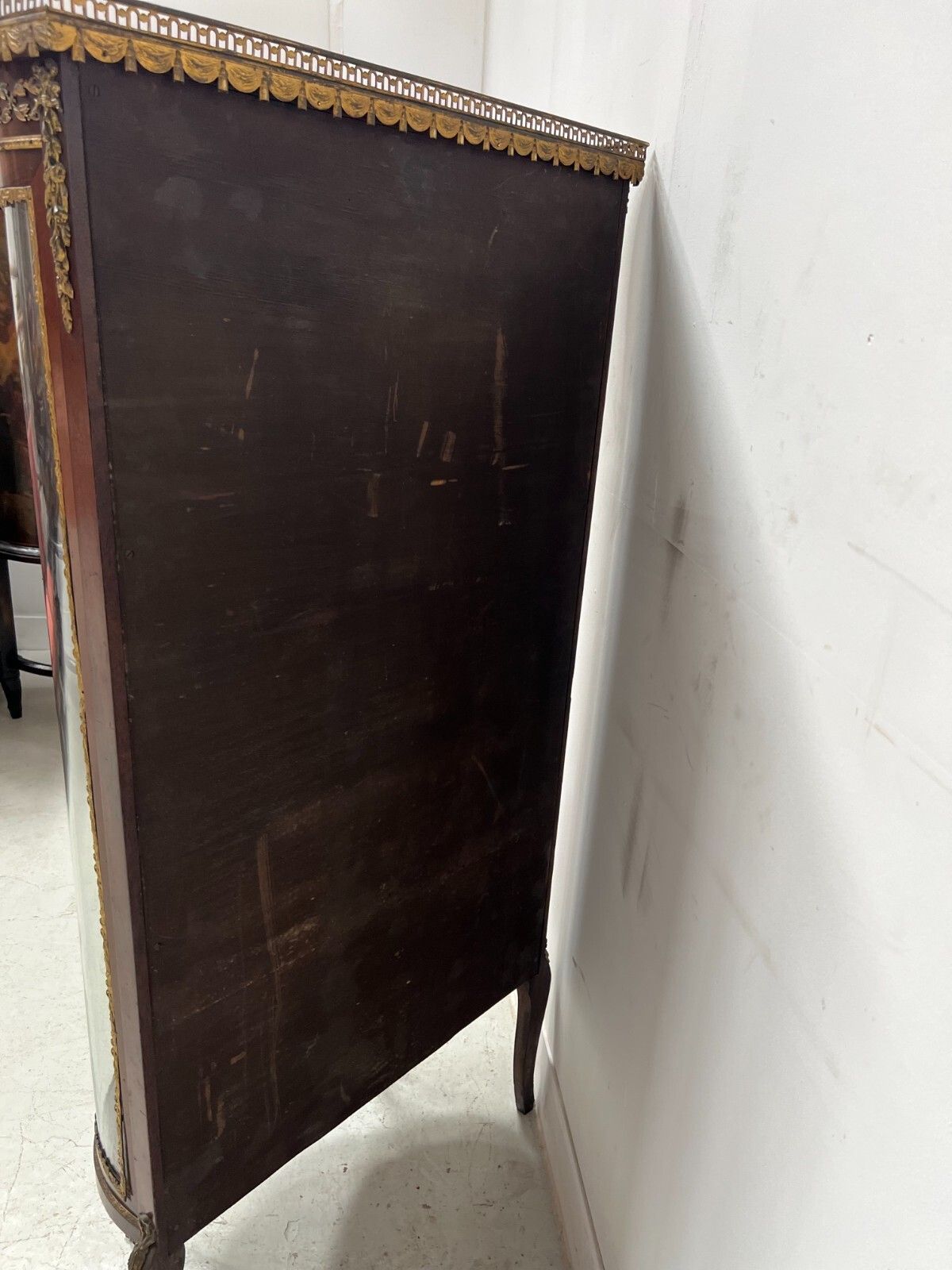 Napoleon III Style Curved Mahogany And Veneer Display Case 20th Century photo furniture