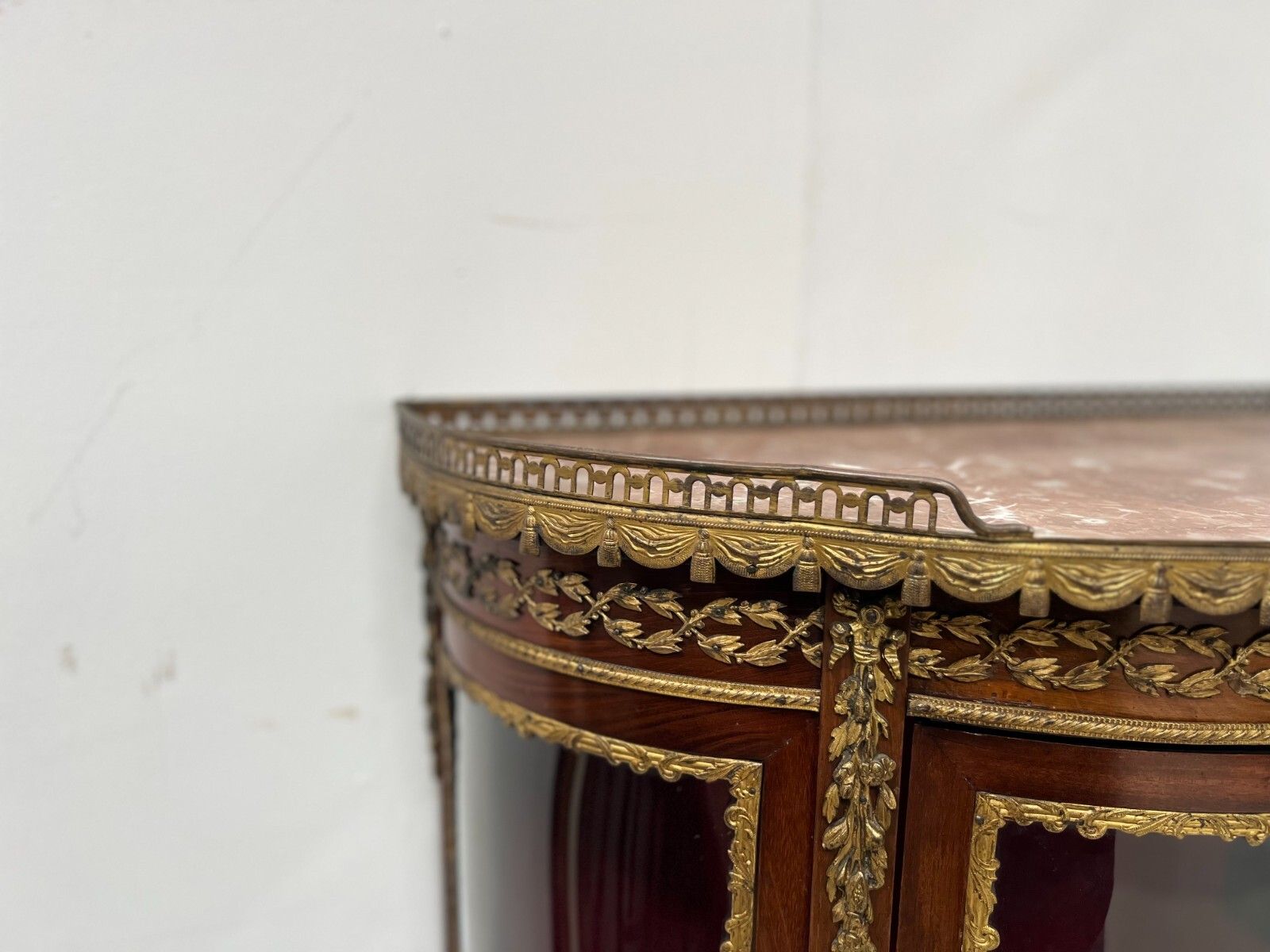 Napoleon III Style Curved Mahogany And Veneer Display Case 20th Century photo vintage