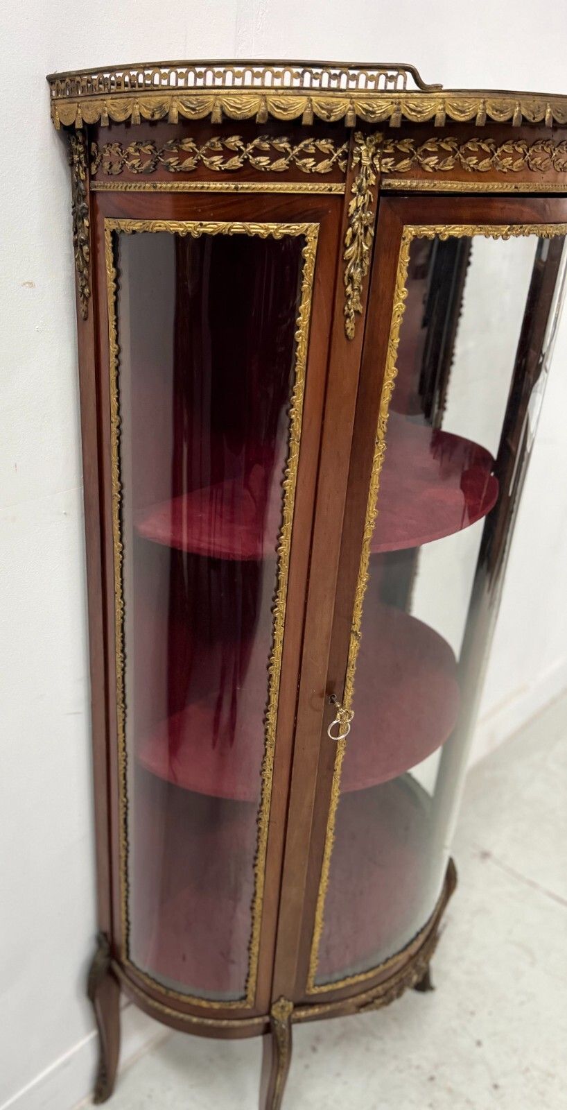 1261.13 Napoleon III Style Curved Mahogany And Veneer Display Case 20th Century photo