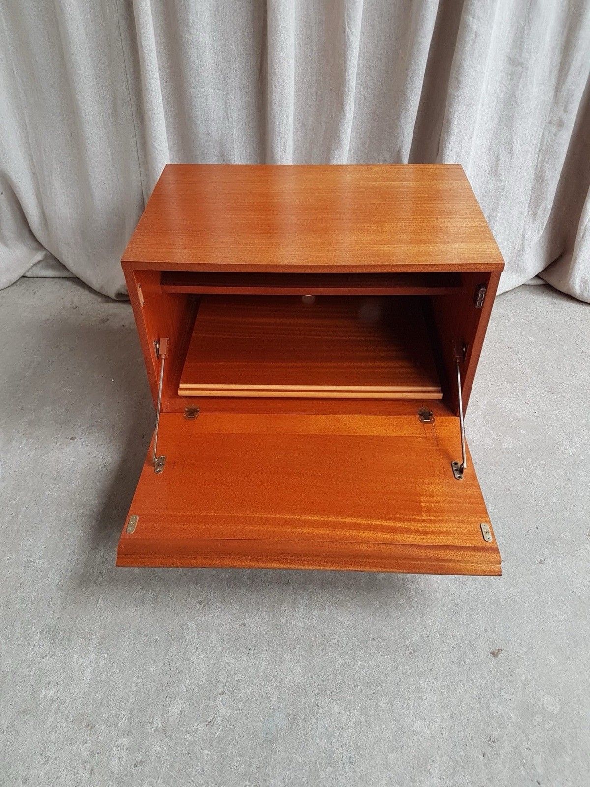 Furniture Vtg Mid Century Media Tv Record Player Cabinet Compact Sideboard Unit R905 photo