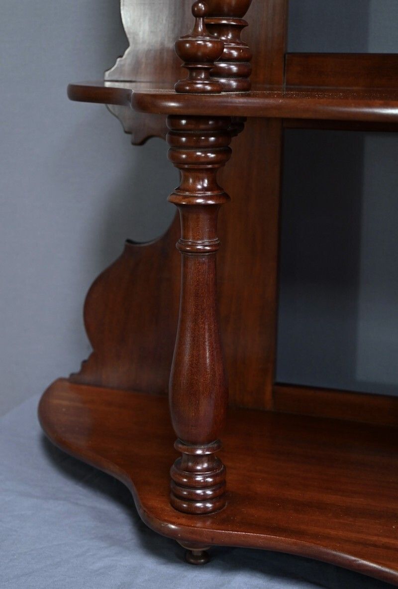 810.0 Mahogany Wall Shelf, Louis Philippe Period – Mid 19th Century photo