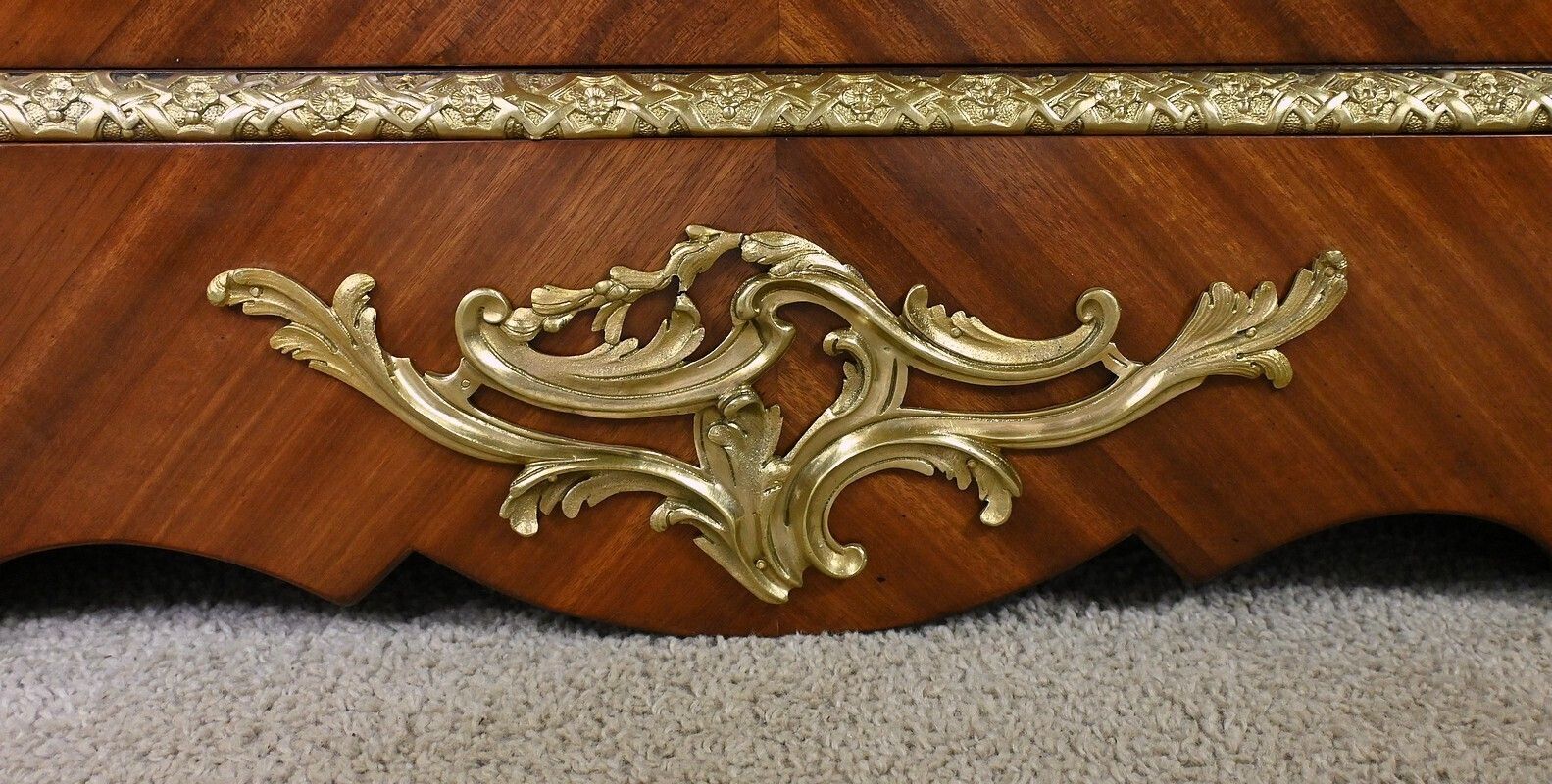 photo vintage Mahogany Sideboard, Napoleon III Period – 2nd Part Of The 19th Century