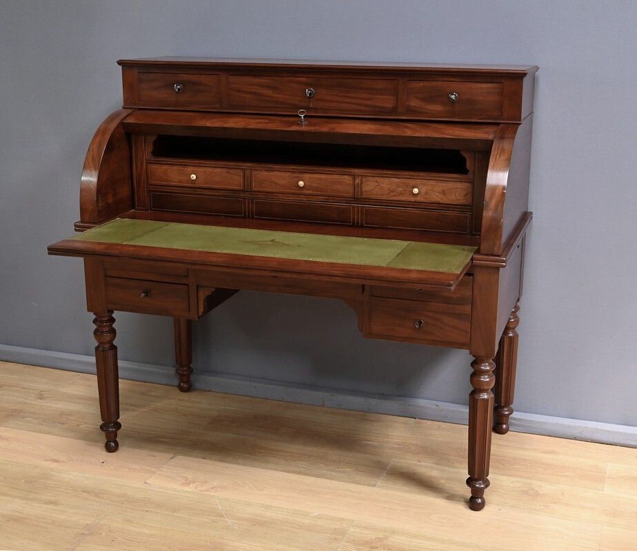 3840.0 Mahogany Cylinder Desk, Restoration Period – Part 1 Of The 19th Century photo