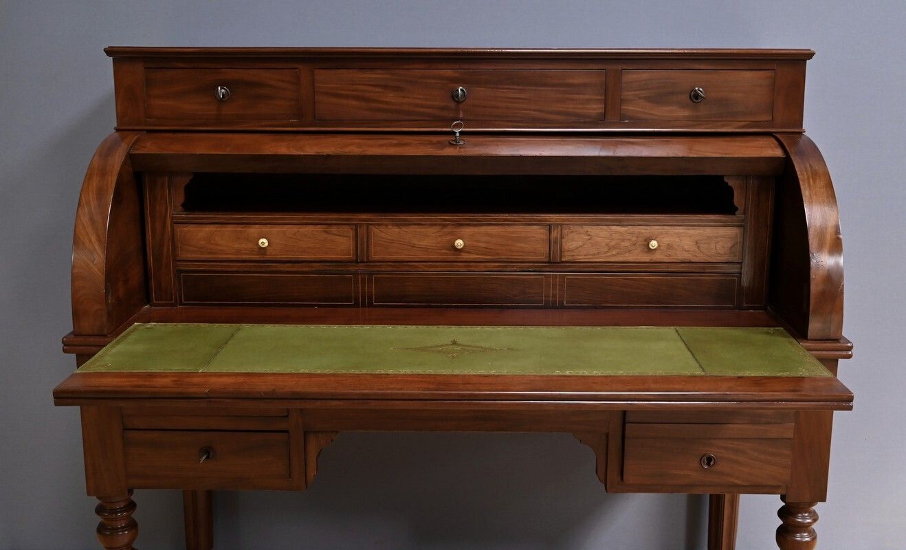 photo vinterior Mahogany Cylinder Desk, Restoration Period – Part 1 Of The 19th Century