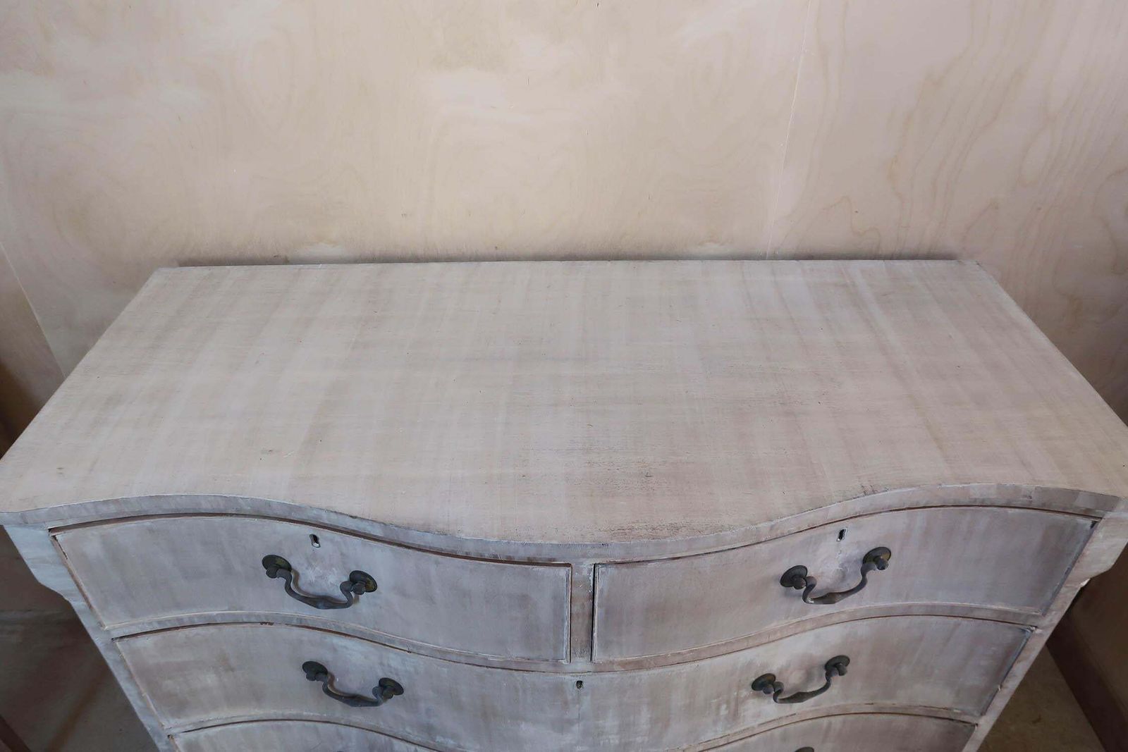 Antique Bleached Mahogany Serpentine Fronted Chest Of Drawers, English C.1780 photo Furniture