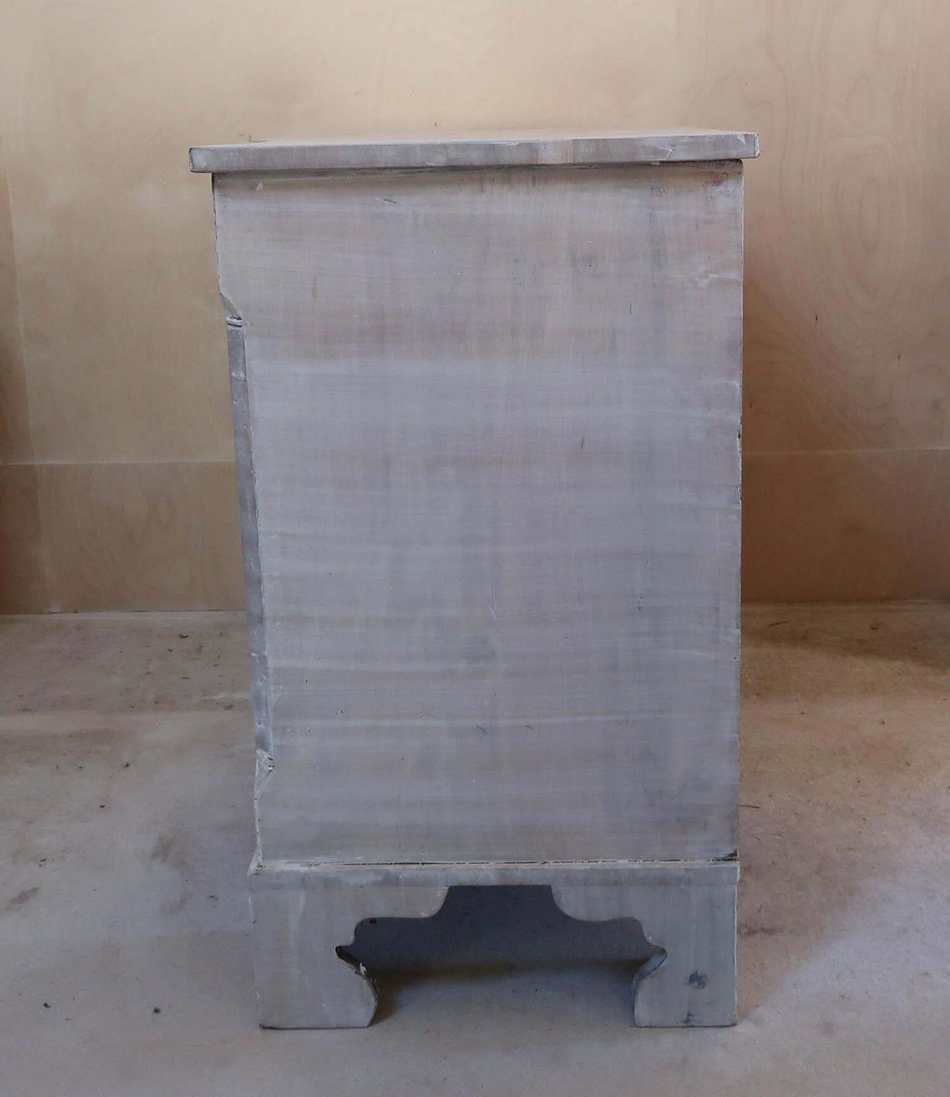 Antique Bleached Mahogany Serpentine Fronted Chest Of Drawers, English C.1780 photo vinterior