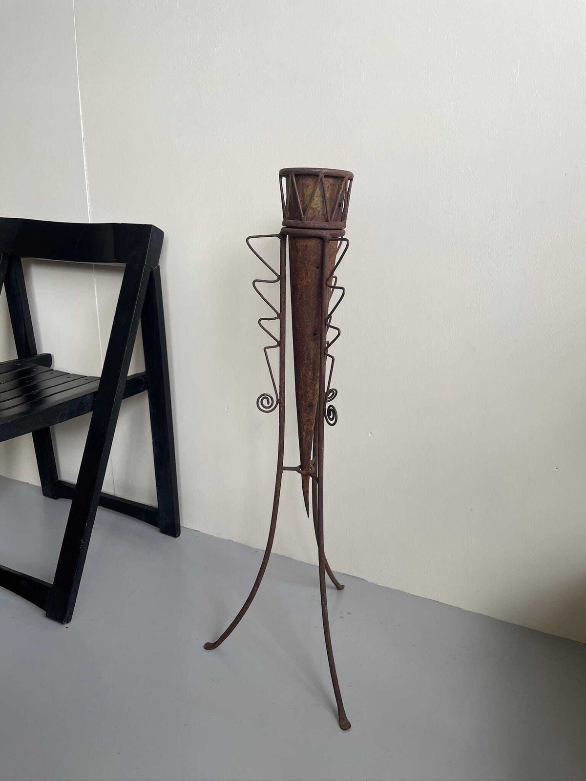 Beautifully Rusted Metalwork Garden Or Indoor Ornament Stand And Large Vase For Dried Flowers photo for sale