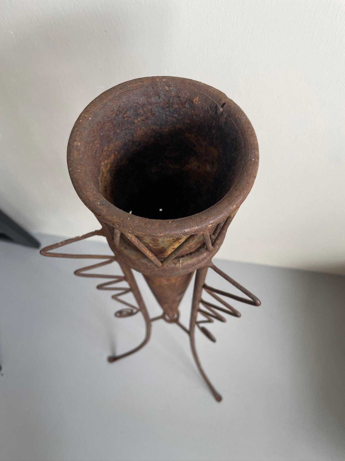 Beautifully Rusted Metalwork Garden Or Indoor Ornament Stand And Large Vase For Dried Flowers photo Garden Decor