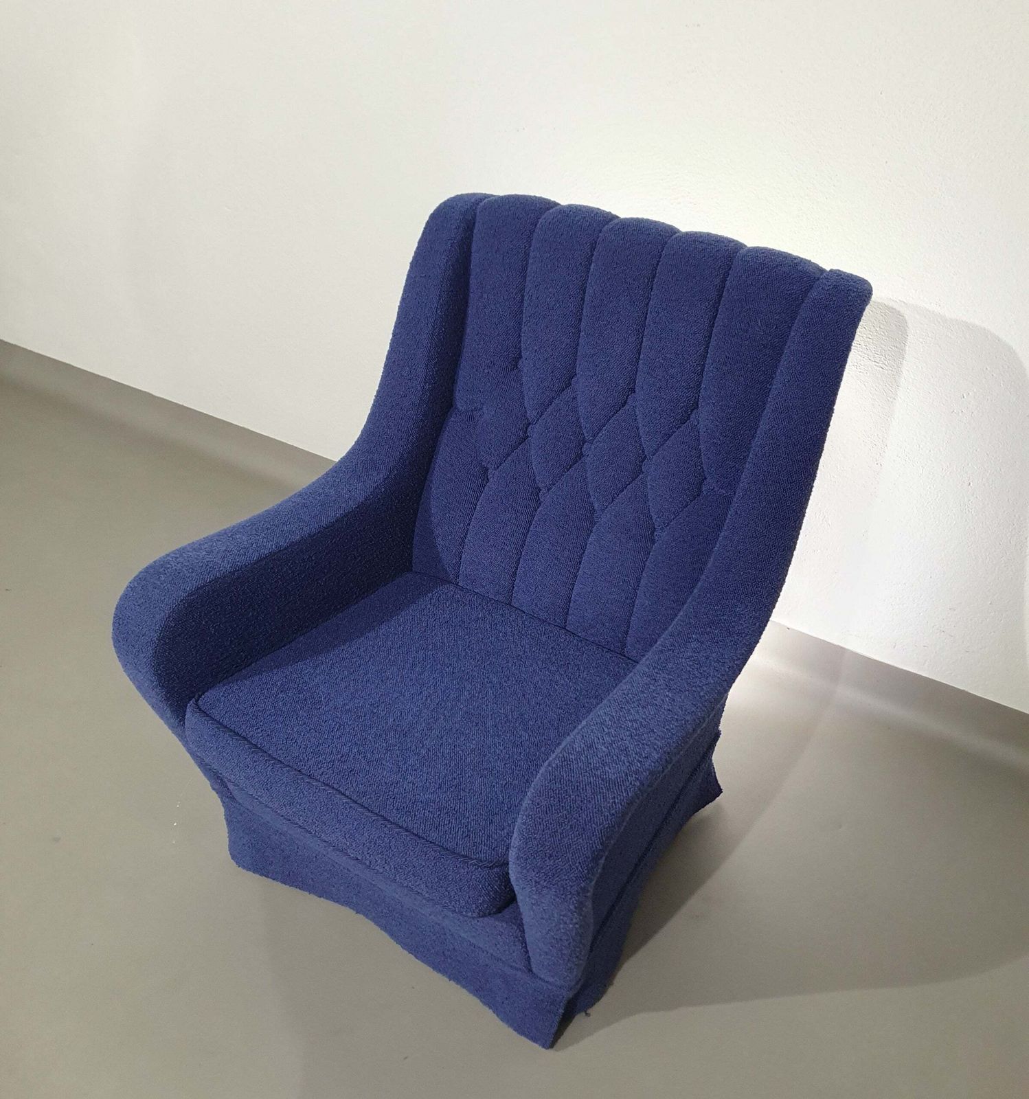 photo vintage Graceful Arm Chair / Wool Bouclé / 70's