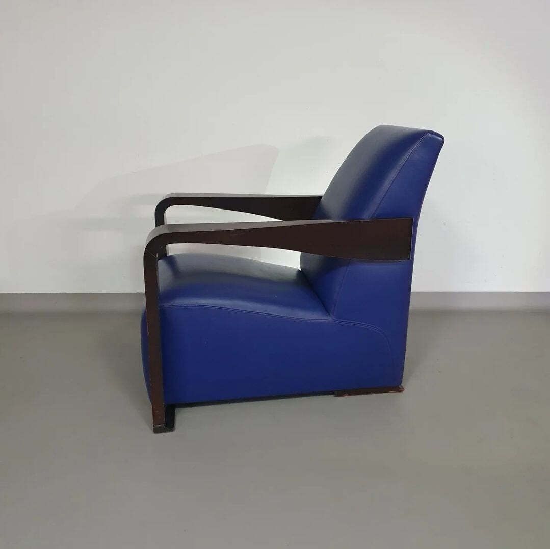 photo buy 4 X Vintage Ying Lounge Chairs / Fauteuils Van Hugues Chevalier, Jaren 1990. 3 X Blue / 1 X Red Leather. Special Made In These Colours For Tommy Hilfi