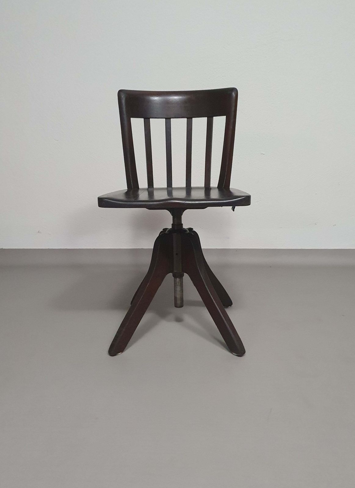 American Office Chair. Adjustable Height 45 / 56 Cm. Marked Rüegg Naegeli (Swiss)