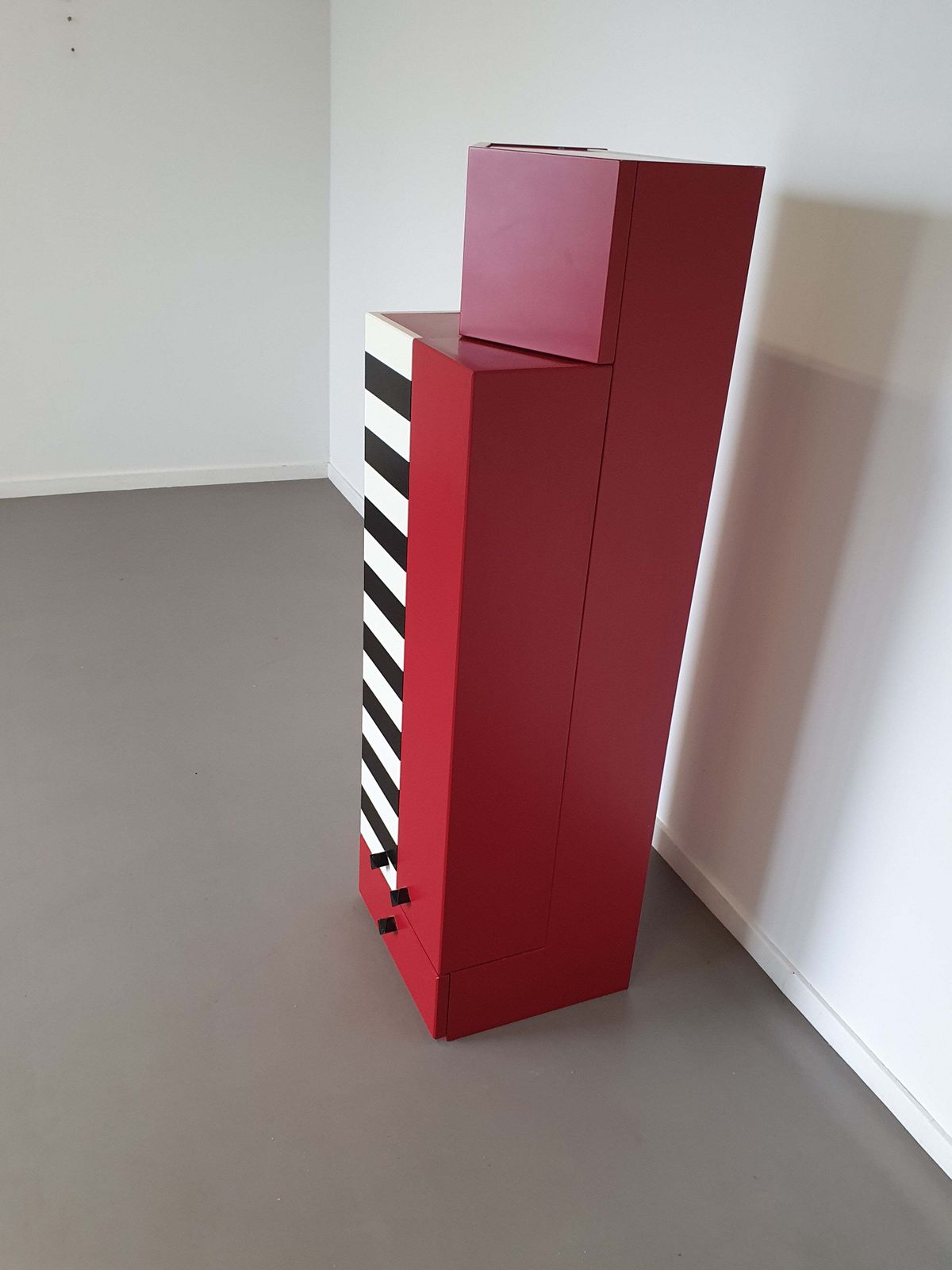 photo vinterior Swiss Made Bathroom Cabinet With Light And Mirror 90s