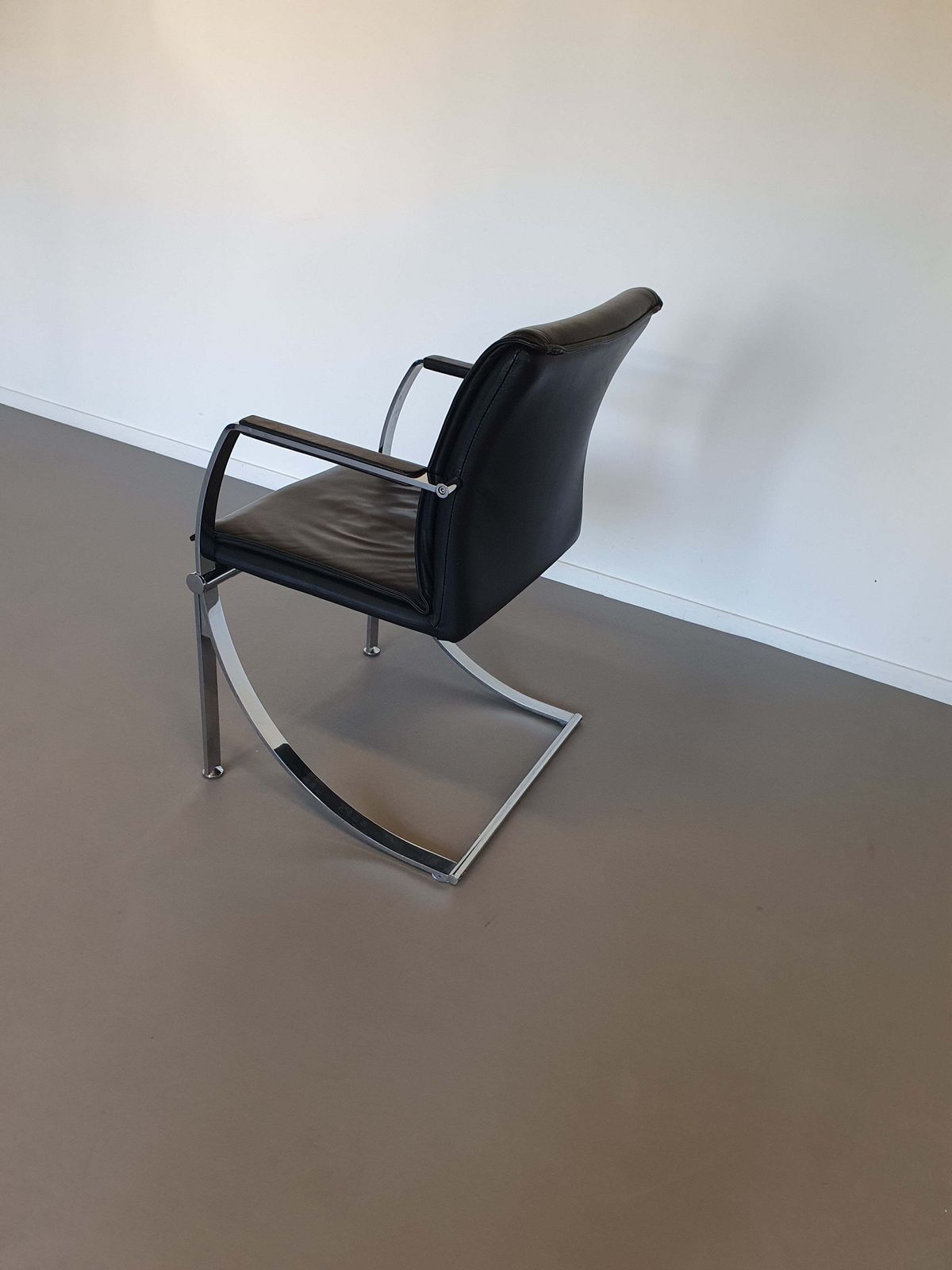 4 X Casala Conference Chair / Black Leather / Chromen Steel 1980s photo 1688.0