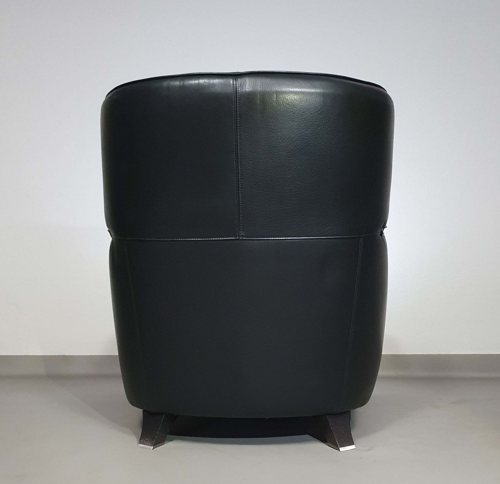 photo vintage Amadeus Natuzzi Lounge Chair / Black Leather