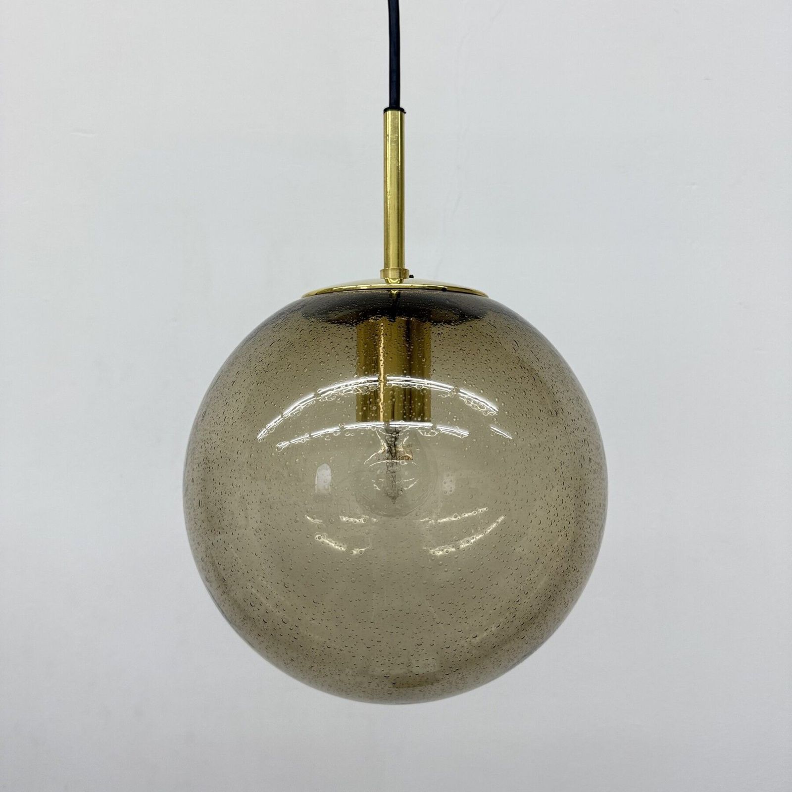 Limburg Glashütte Messing Rookglazen Bol Hanglamp, Jaren 1970