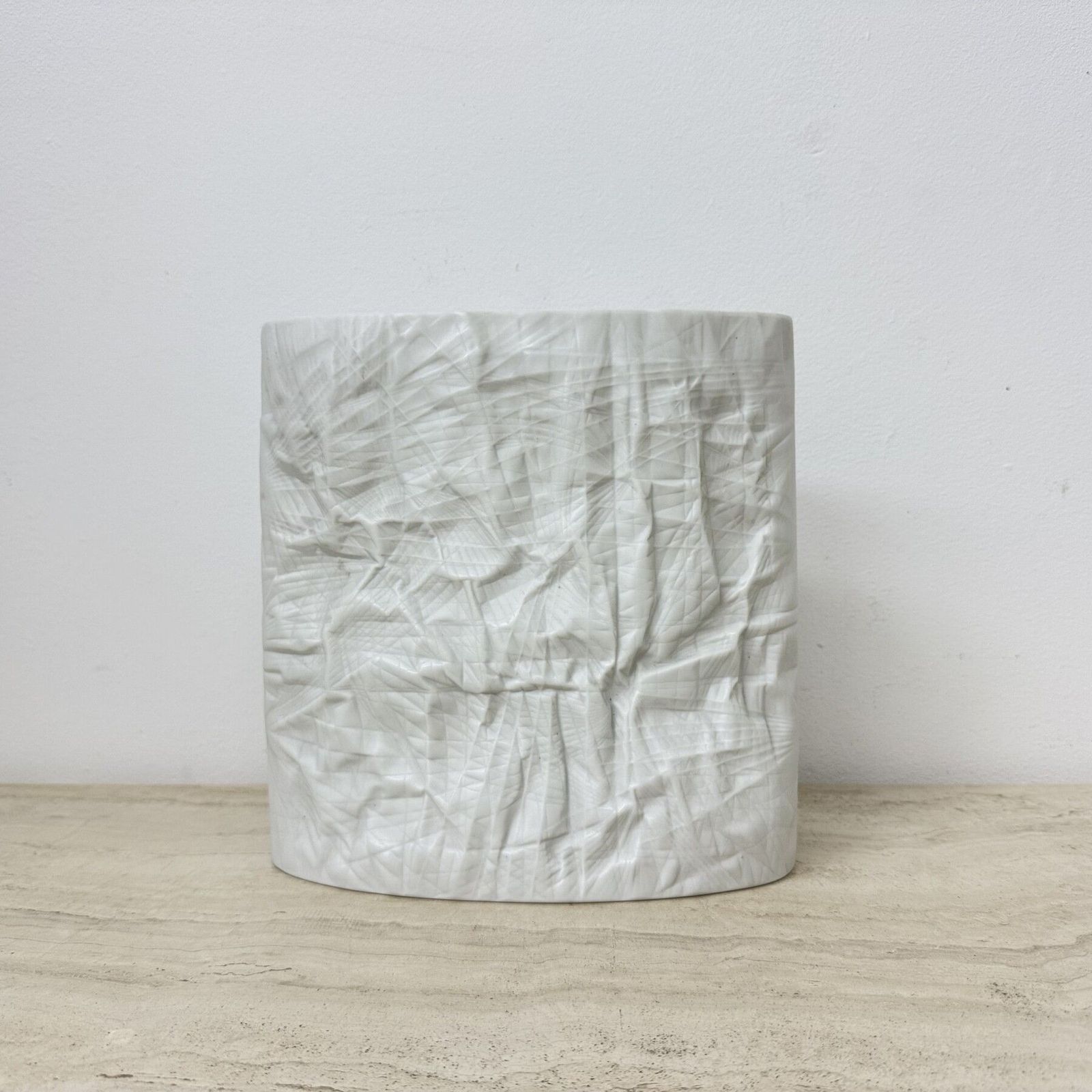 Martin Freyer Rosenthal Bisque Porselein Papier Reliëf Vaas Op Art Jaren 1970 photo 348.0