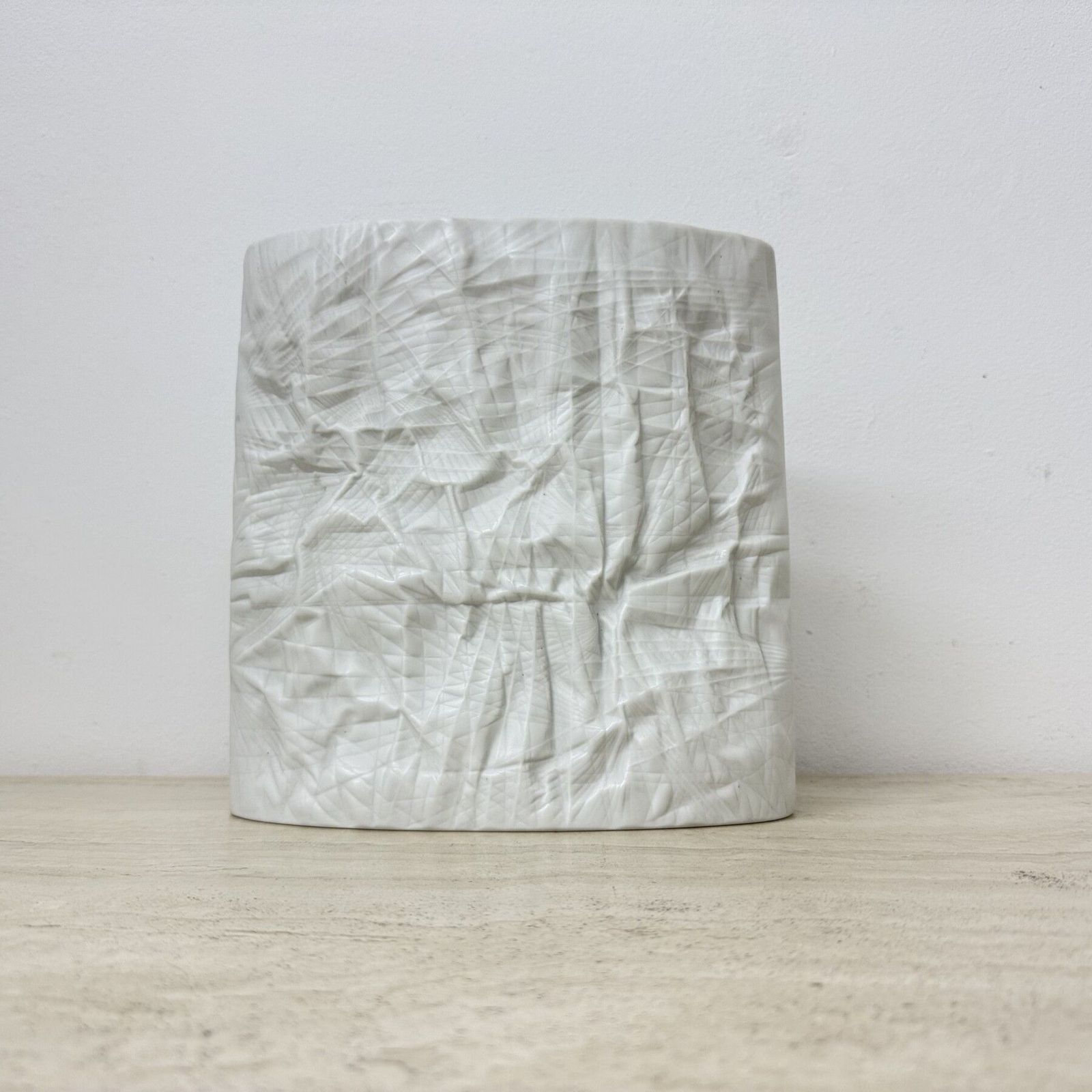 Martin Freyer Rosenthal Bisque Porcelaine Paper Relief Vase Op Art 1970s photo vinterior