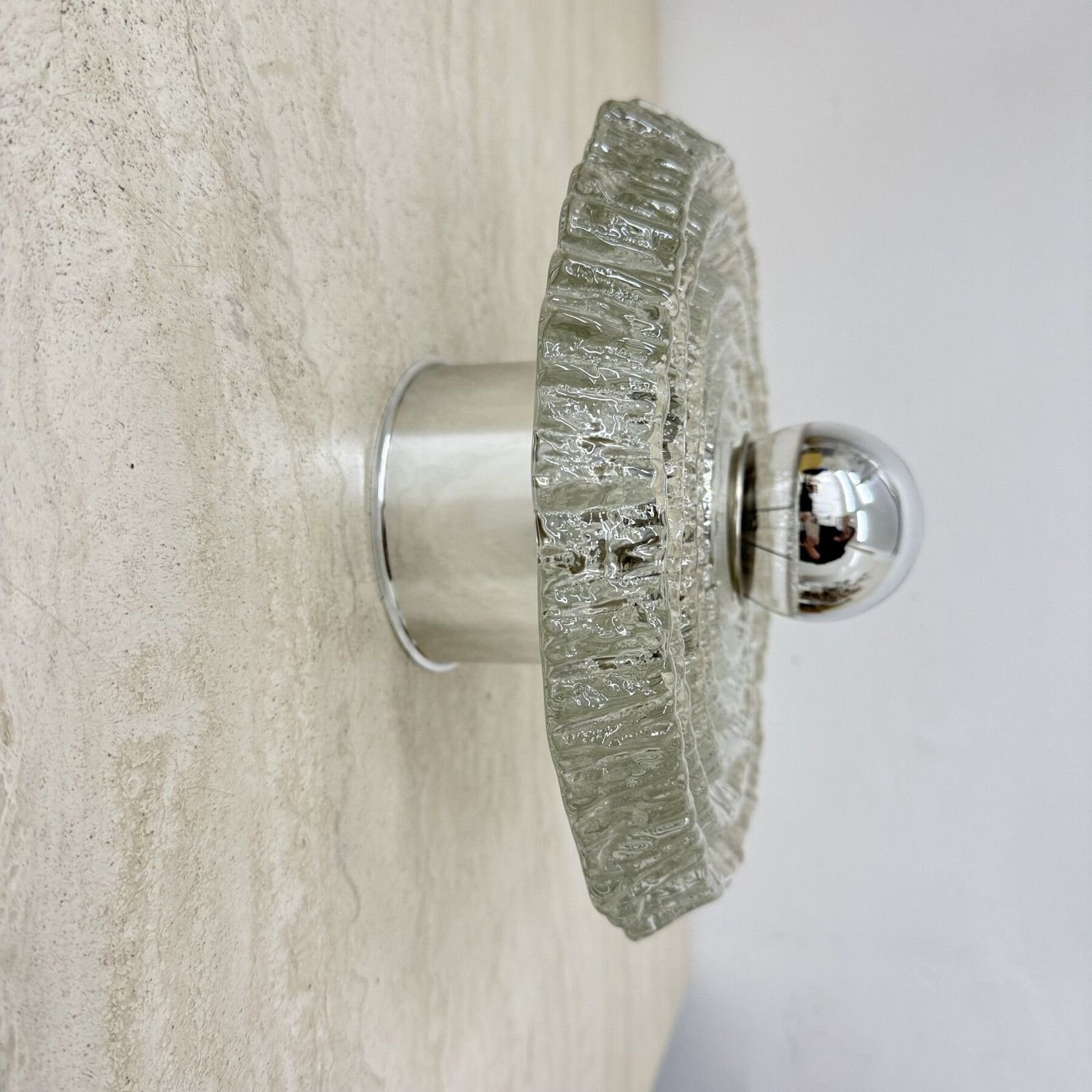 photo for sale Wandlamp Met Dik Gestructureerd Ijsglas, Opbouwmodel – Peill & Putzler, Jaren 1970