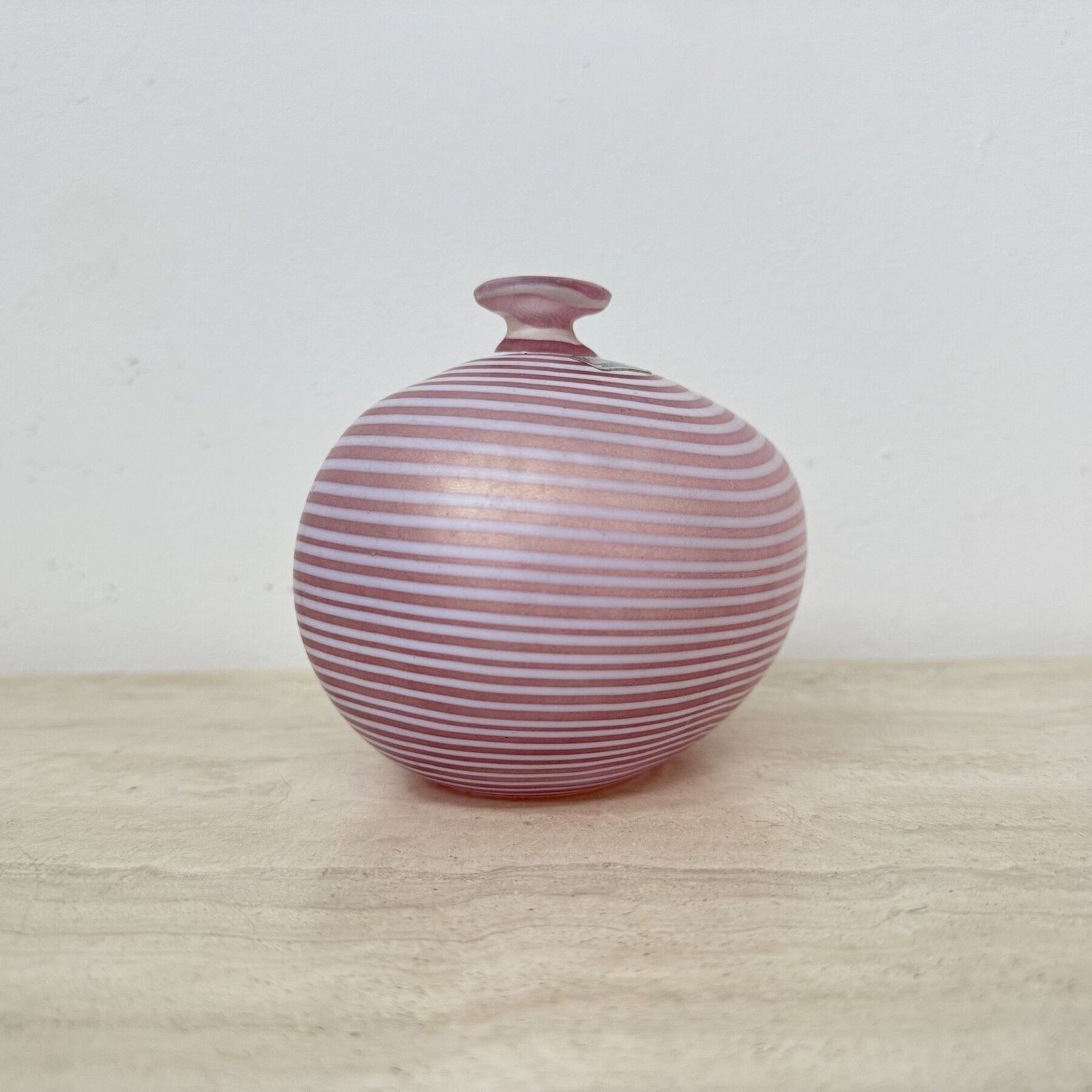photo vintage Bertil Vallien For Kosta Boda Sweden Pink Glass Vase , 1990s