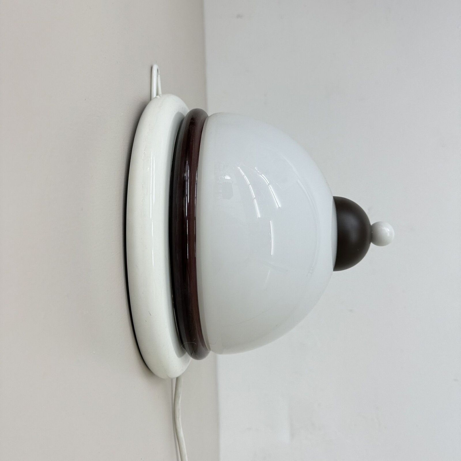 Vintage Bruine En Witte Wandlamp, Jaren 1970 photo 241.0