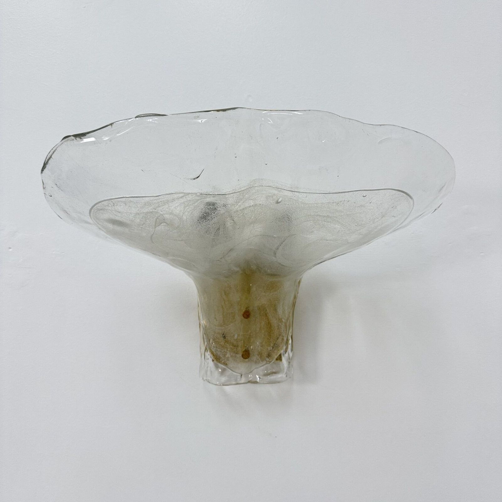 Grote Wandlamp Van Messing En Gesmolten Glas Met Bloembladvorm, Toegeschreven Aan J. T. Kalmar Voor Kalmar, Oostenrijk, Jaren 1970 photo 1603.0