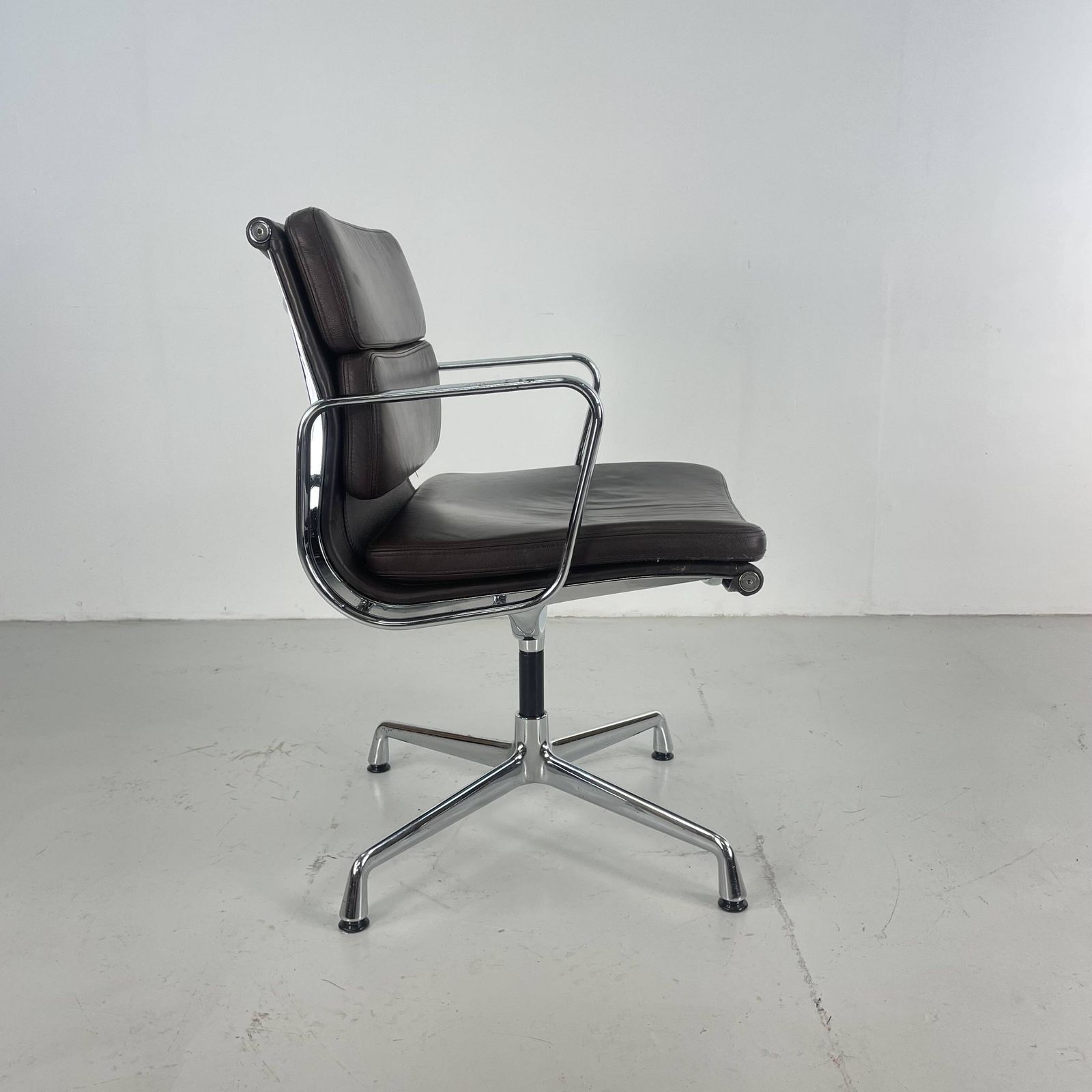 Eames Brown Leather Ea 208 Soft Pad Group Chair Made By Vitra For Herman Miller photo buy