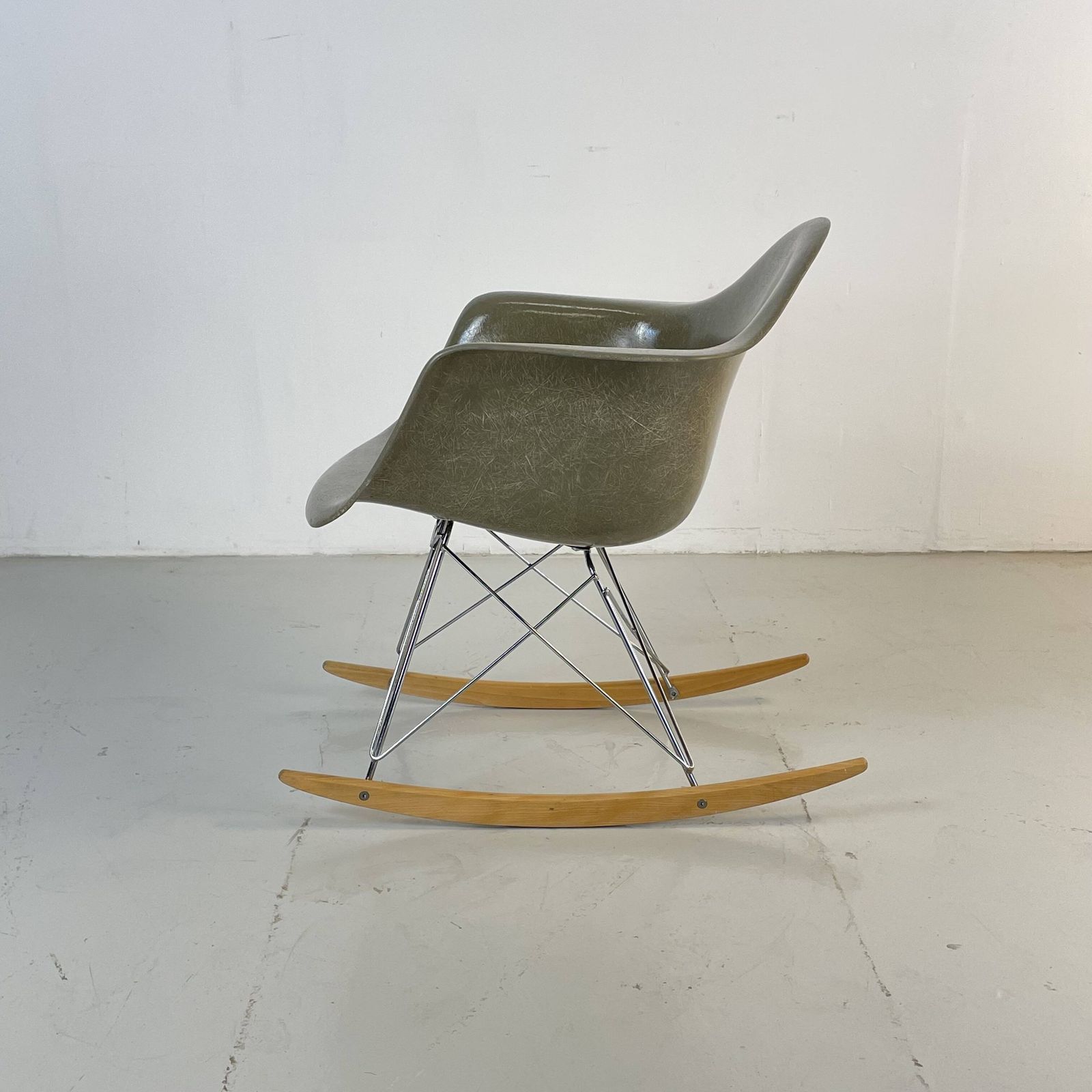 Eames Herman Miller 1950s Rar Rocking Chair In Raw Umber photo buy