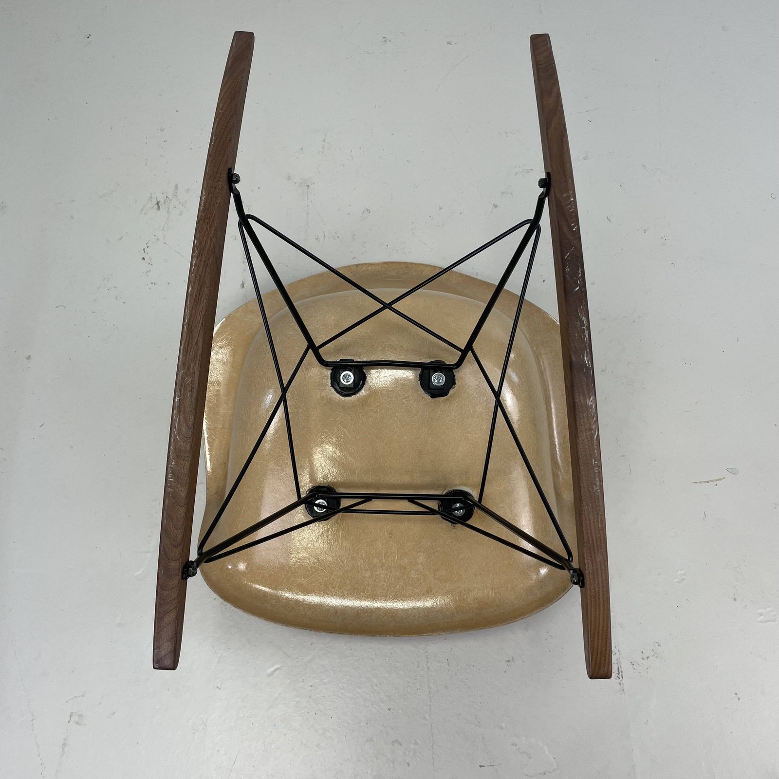 Furniture Eames Herman Miller 1950s Rar Rocking Chair In Light Tan photo