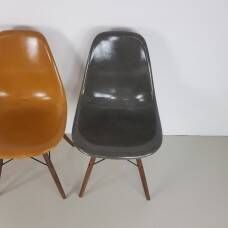 Eames Herman Miller Dsw Side Chairs In Ochres And Light Greige photo vintage