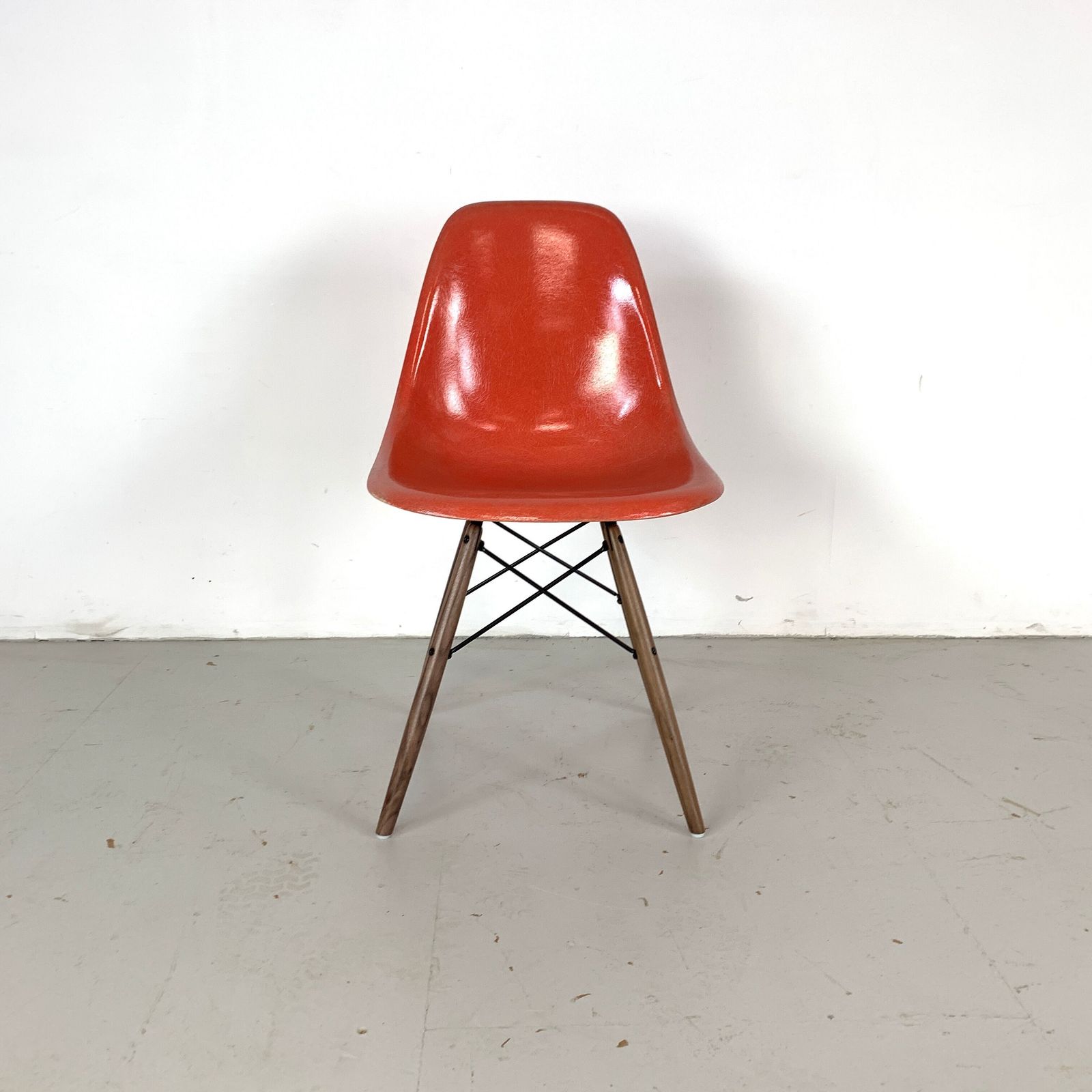 Dsw Chair By Charles And Ray Eames Herman Miller Edition photo furniture