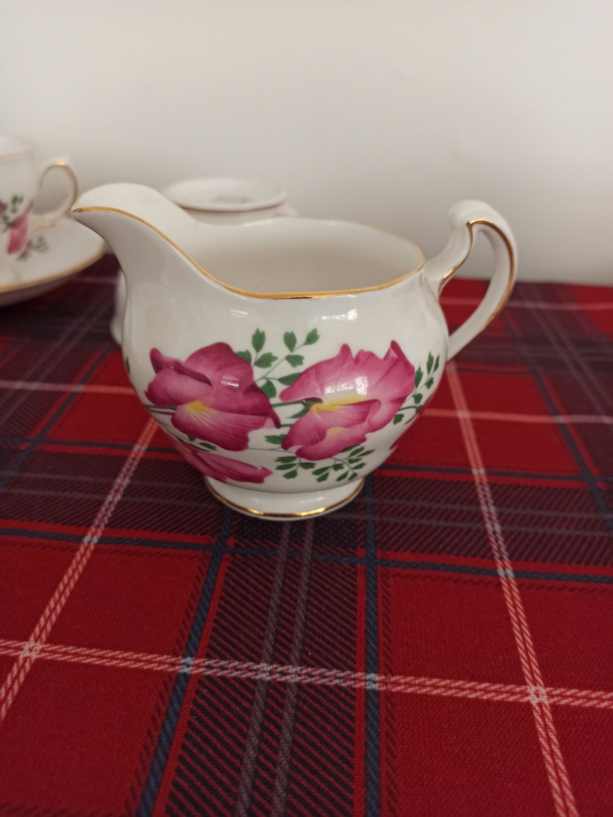 Royal Vale Bone China Tea Set. 6 Cups, 6 Saucers, Milk Jug And Sugar Bowl. photo 64.0