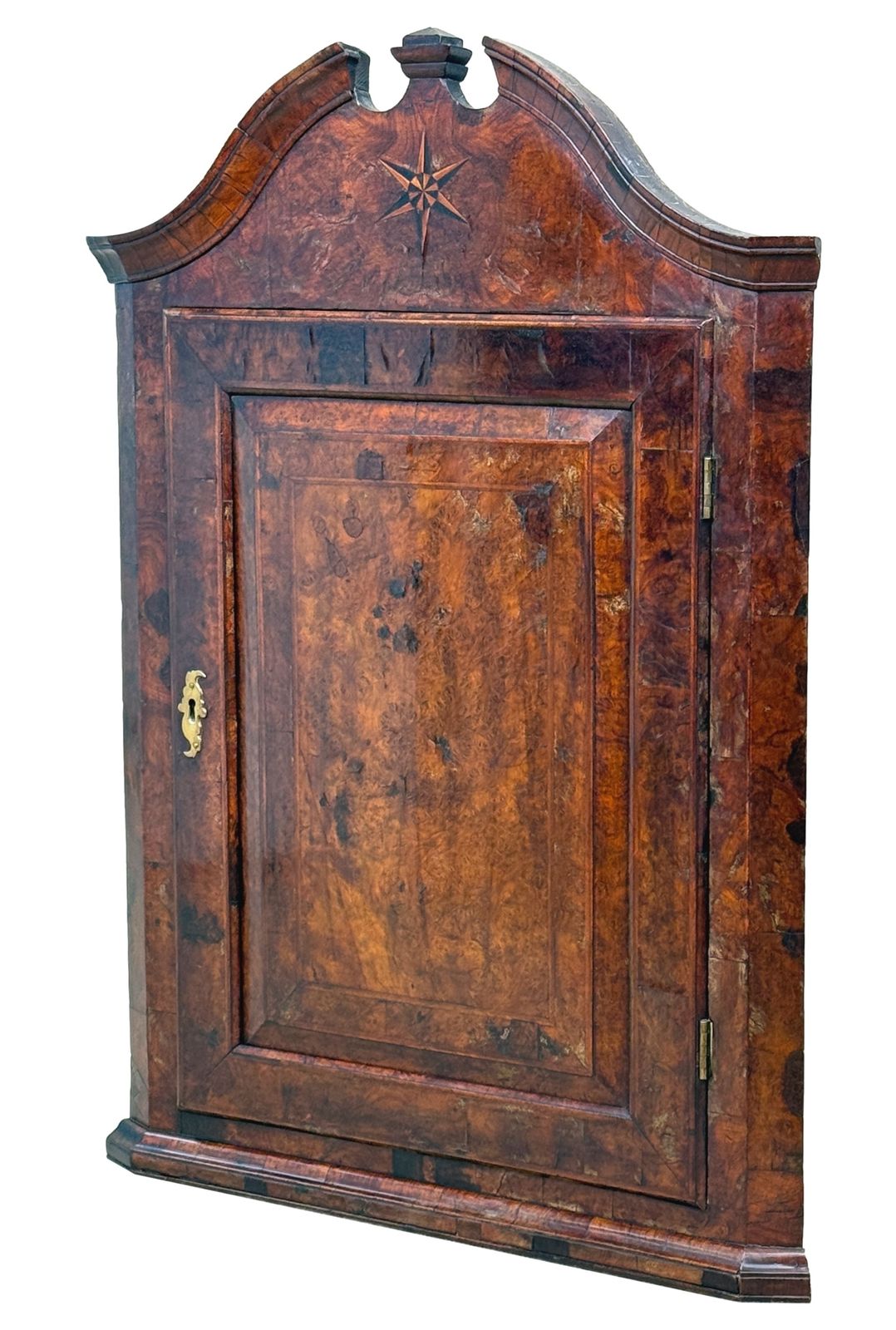 Queen Anne Burr Walnut Hanging Corner Cupboard (England, Circa 1710)