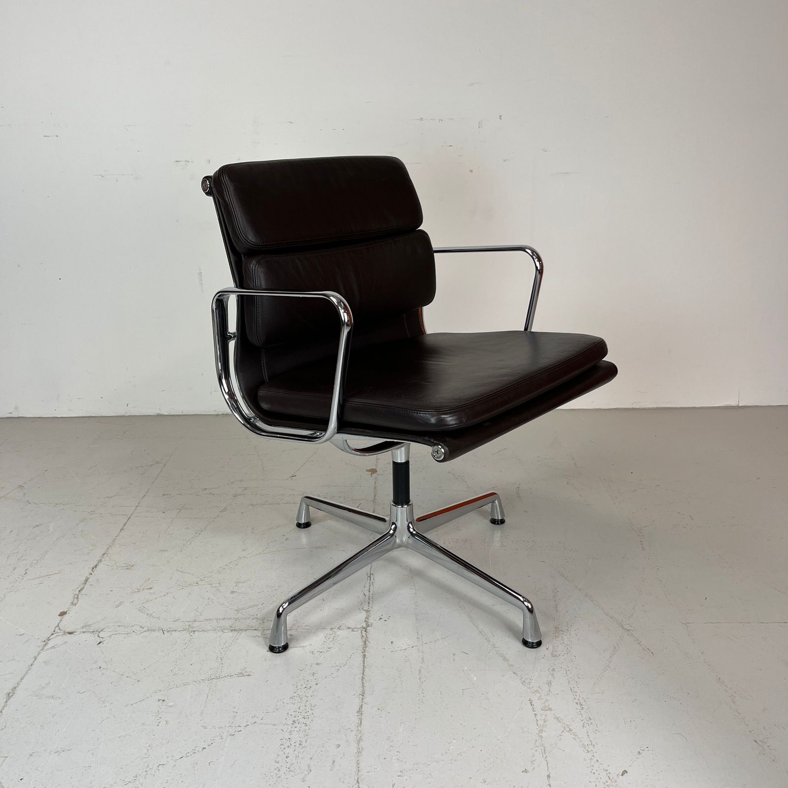 Eames Vitra For Herman Miller Brown Leather Soft Pad Group Chair photo furniture