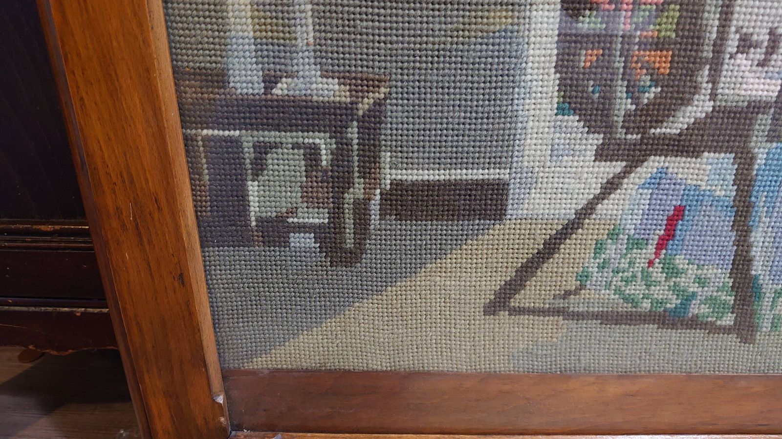 Firescreen With Knitted Scene Of Lady On Spinning Wheel C1940s/50s In Very Good Condition photo vinterior