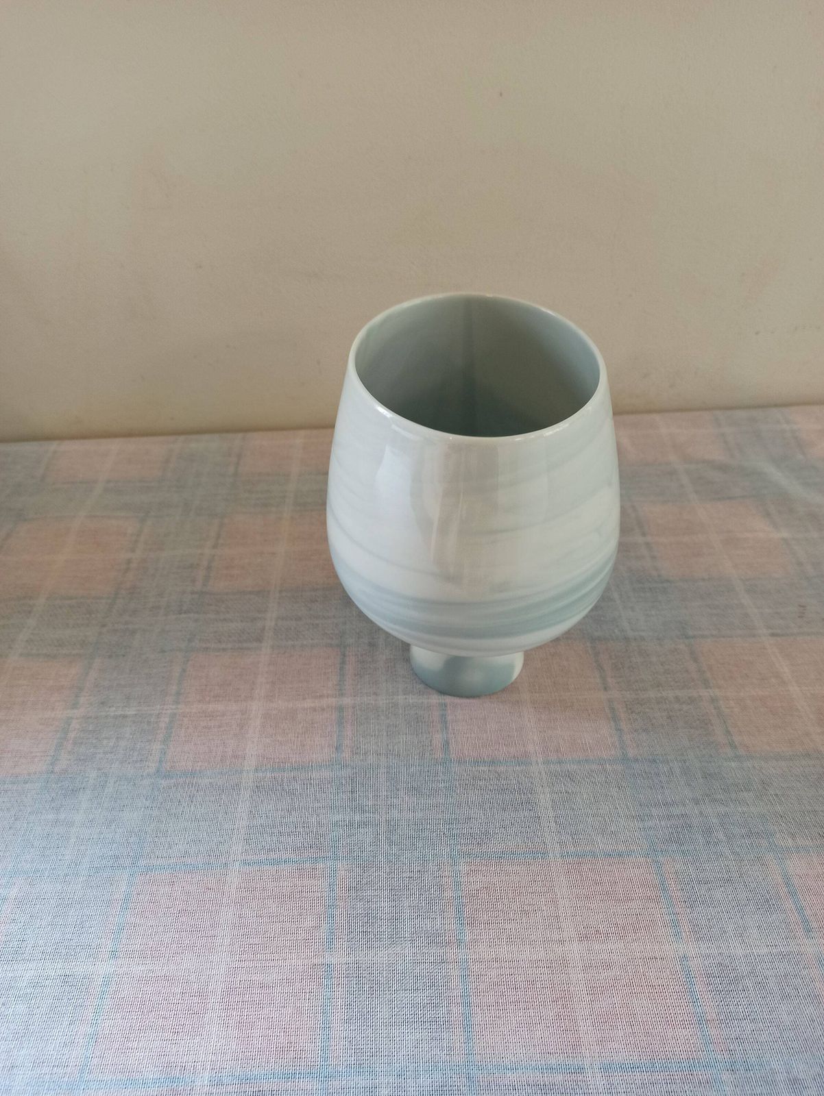 Unusual Queensberry Oval Top, Marble Goblet Vase. Modernist Design. Studio Line, Made In Germany. photo Home Decor