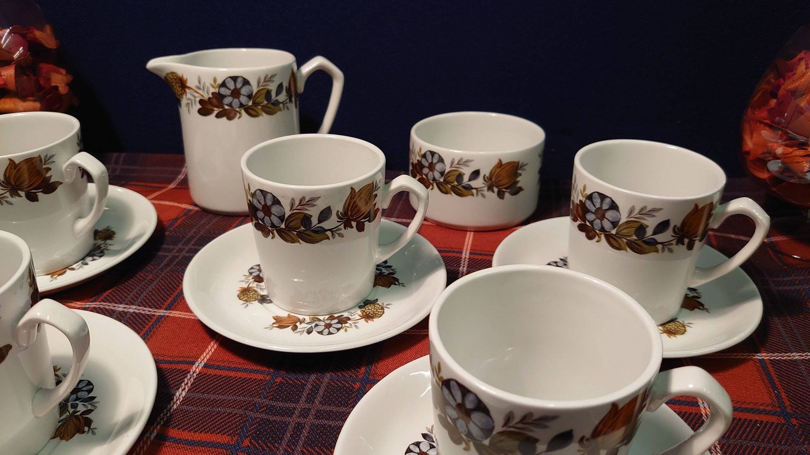 Fourteen (14) Piece Alfred Meakin Glo White Tea Set   6 Cups And Saucers, Milk Jug And Sugar Bowl  Ironstone   Excellent Condition! photo vinterior