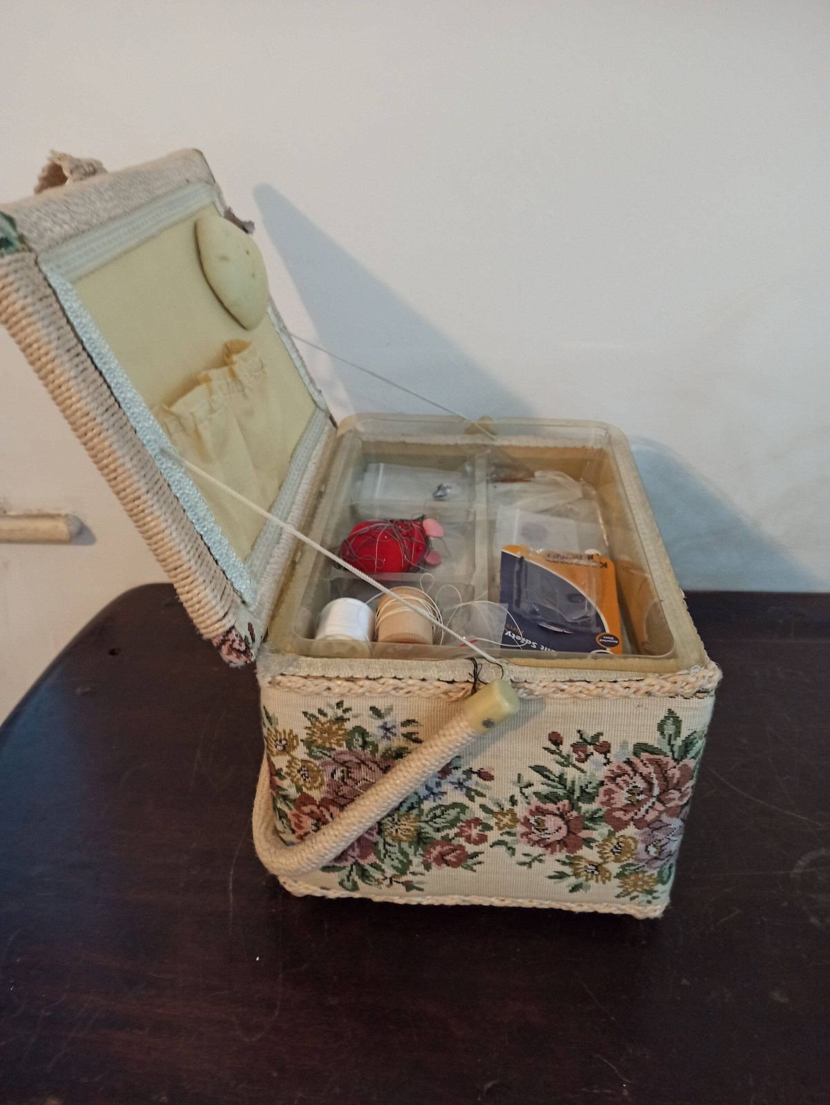 Vintage Sewing Basket Including Contents. Very Good Condition. photo vintage
